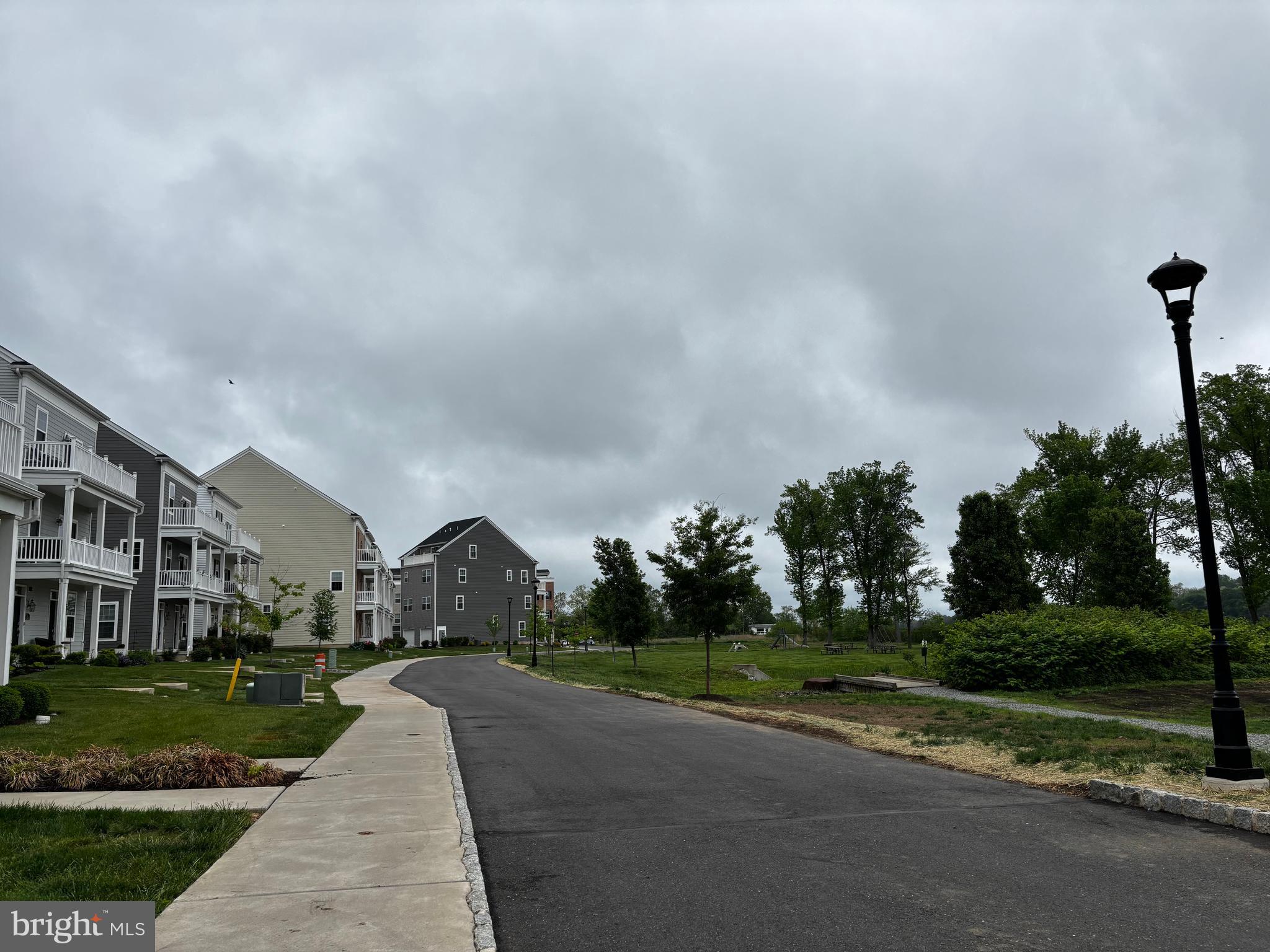 WATERSIDE - Residential