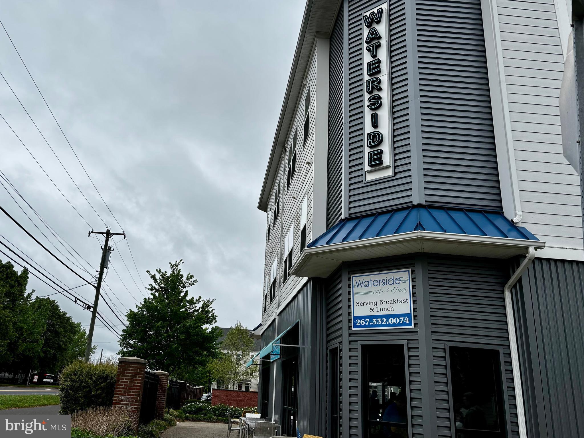 WATERSIDE - Residential