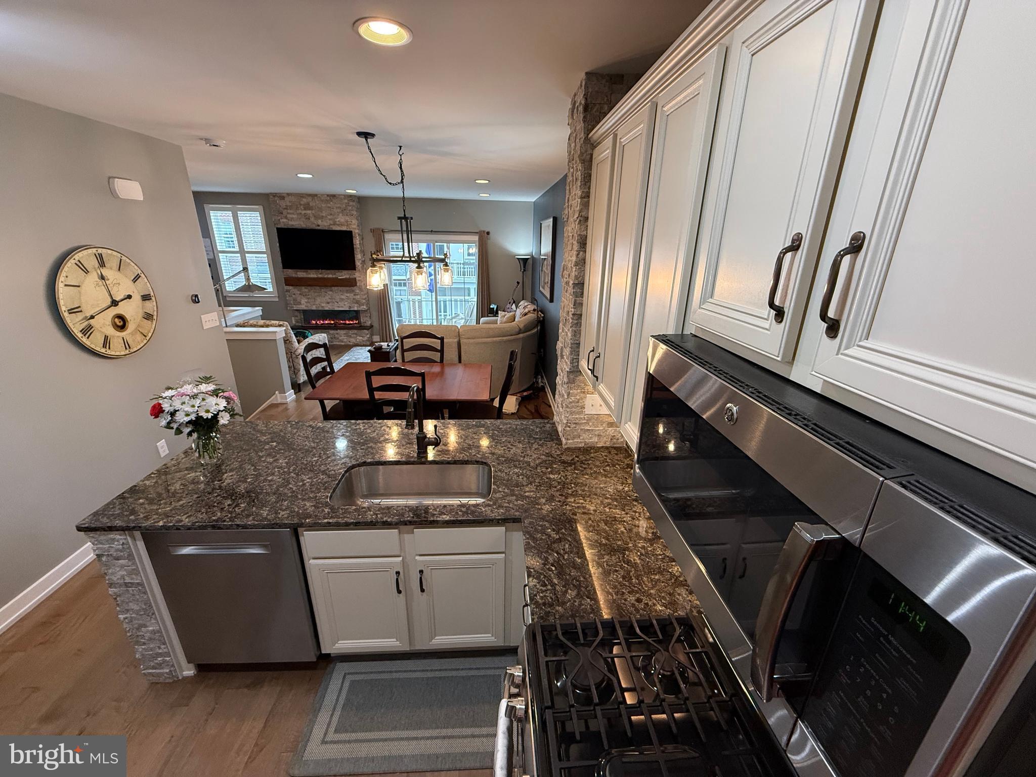 WATERSIDE - Residential