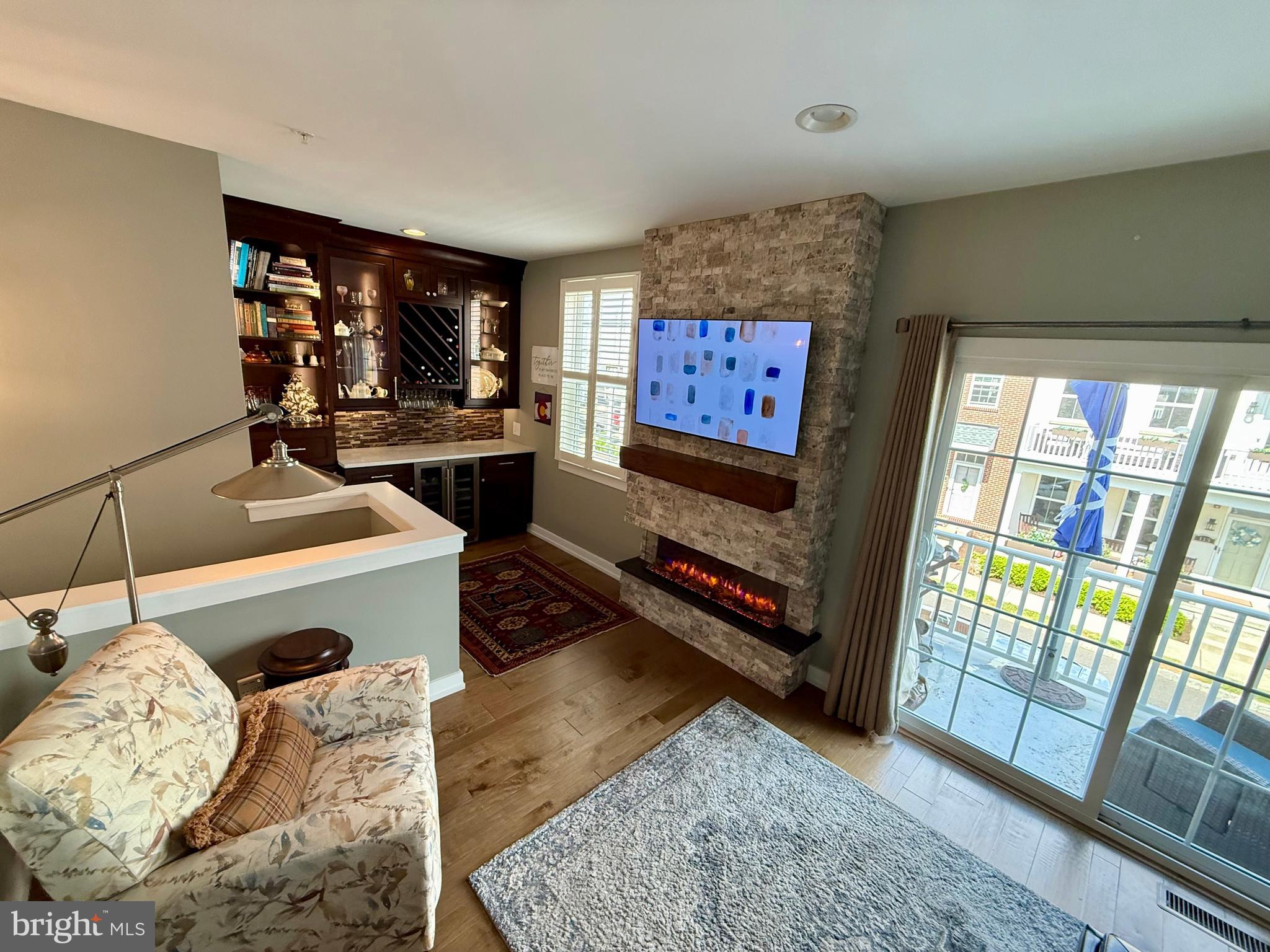 WATERSIDE - Residential