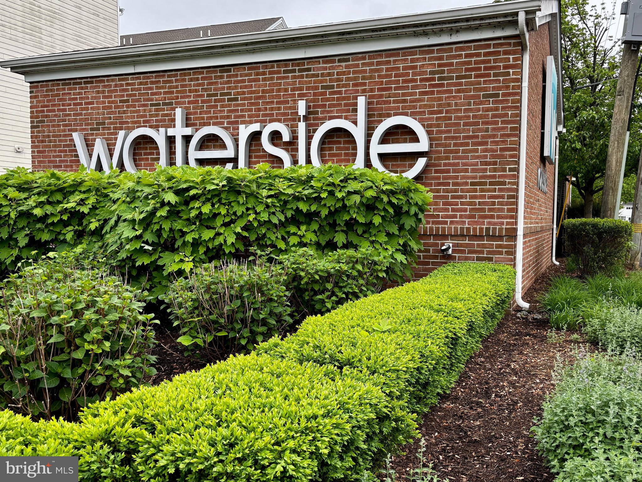 WATERSIDE - Residential