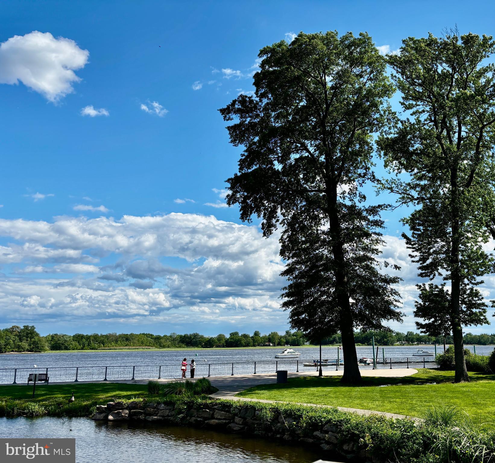 WATERSIDE - Residential