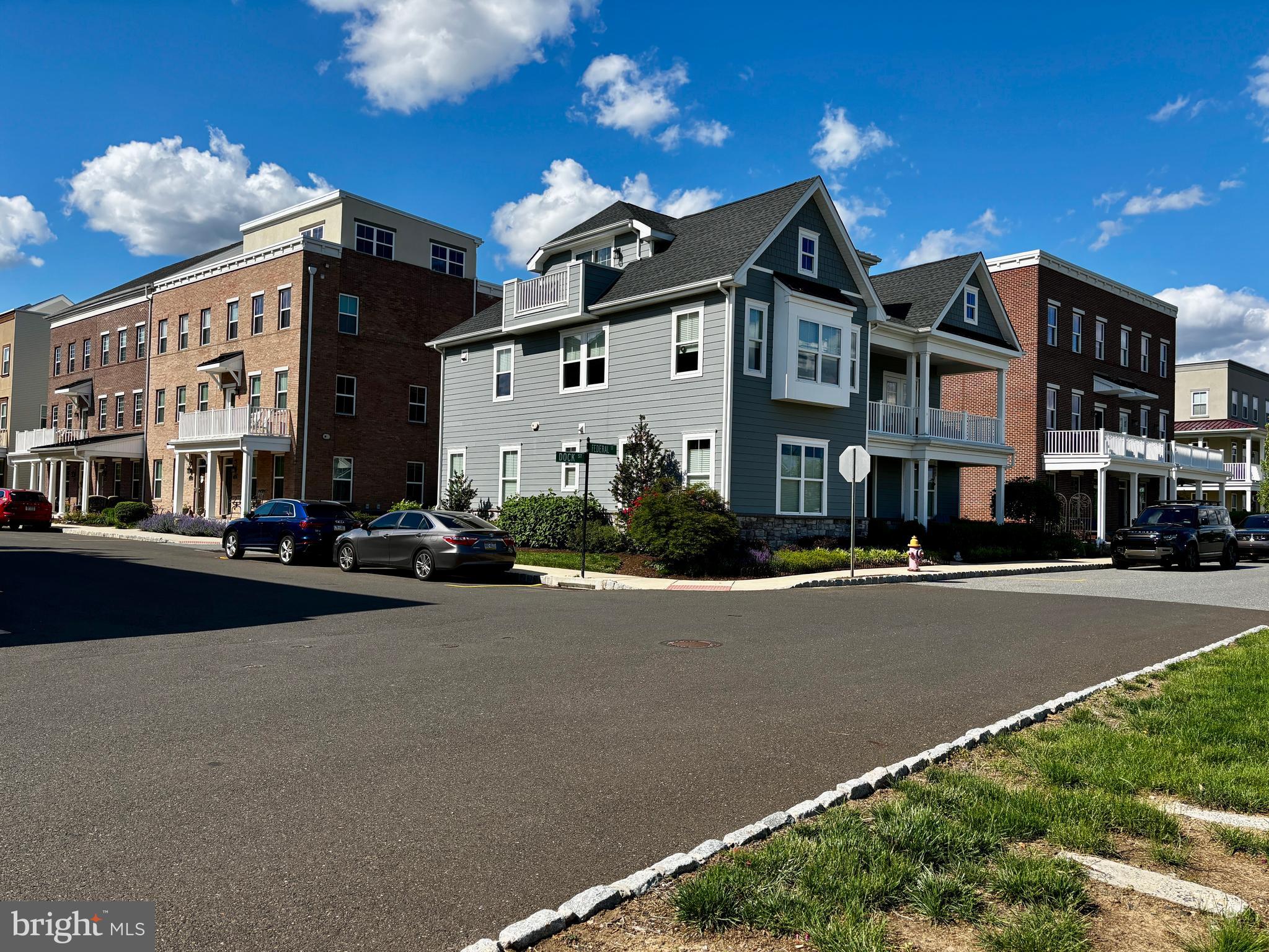 WATERSIDE - Residential