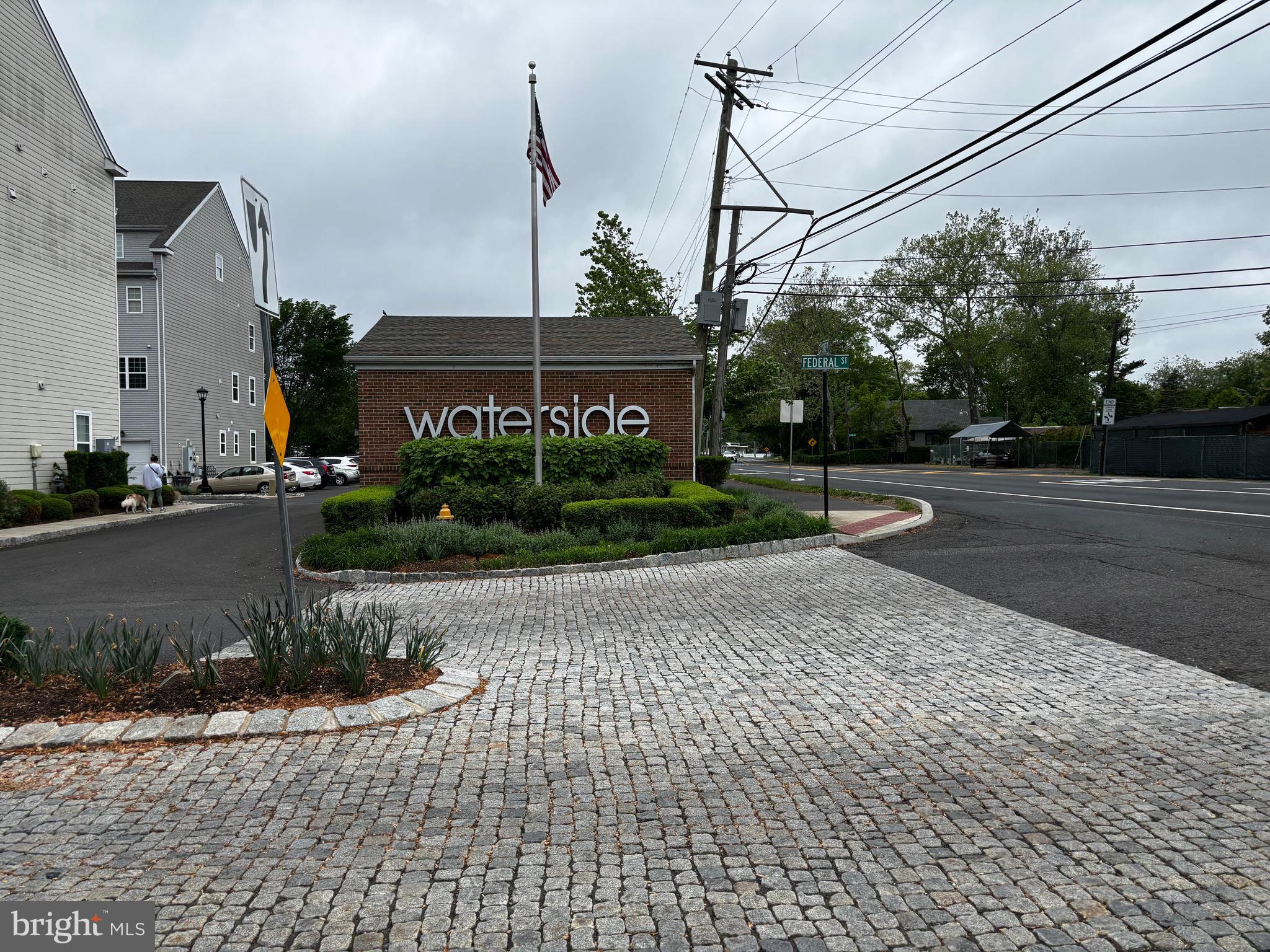 WATERSIDE - Residential