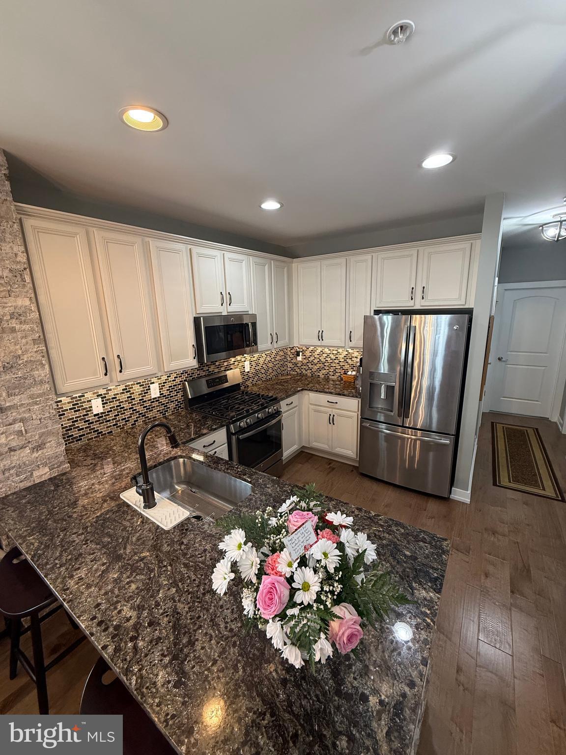 WATERSIDE - Residential