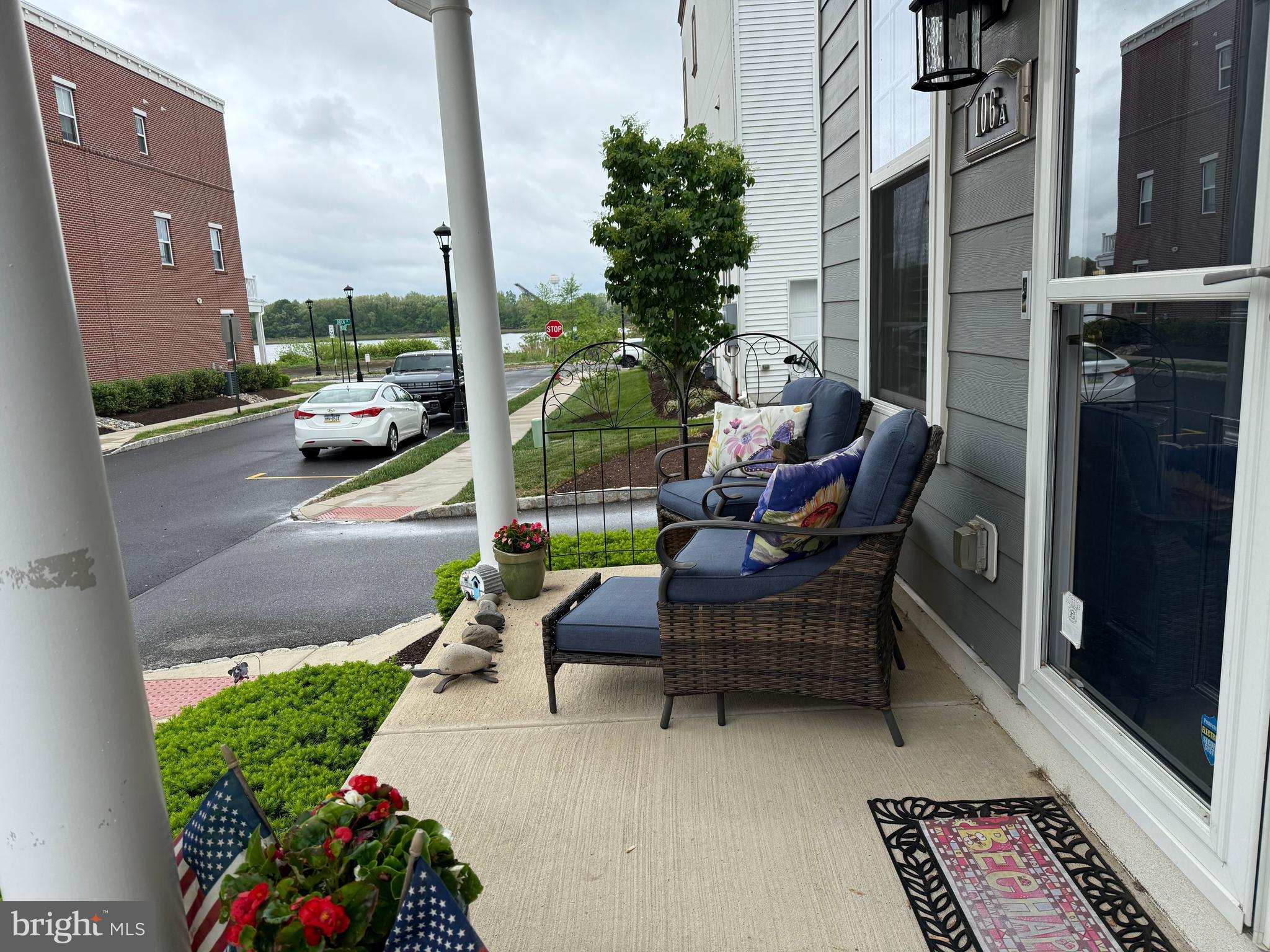 WATERSIDE - Residential