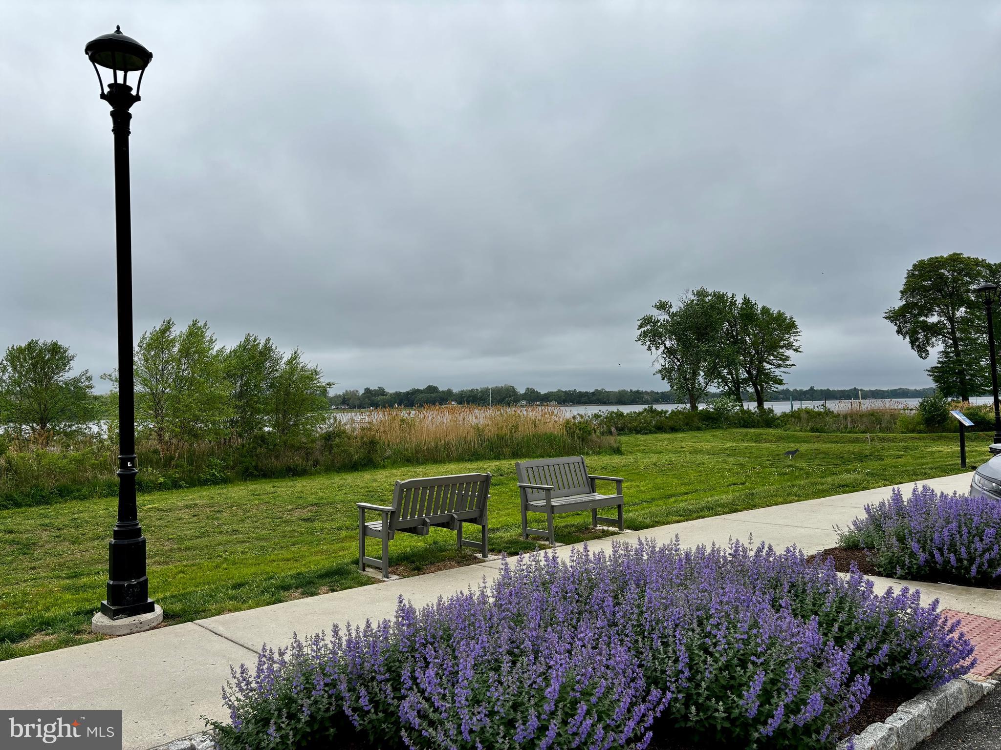 WATERSIDE - Residential