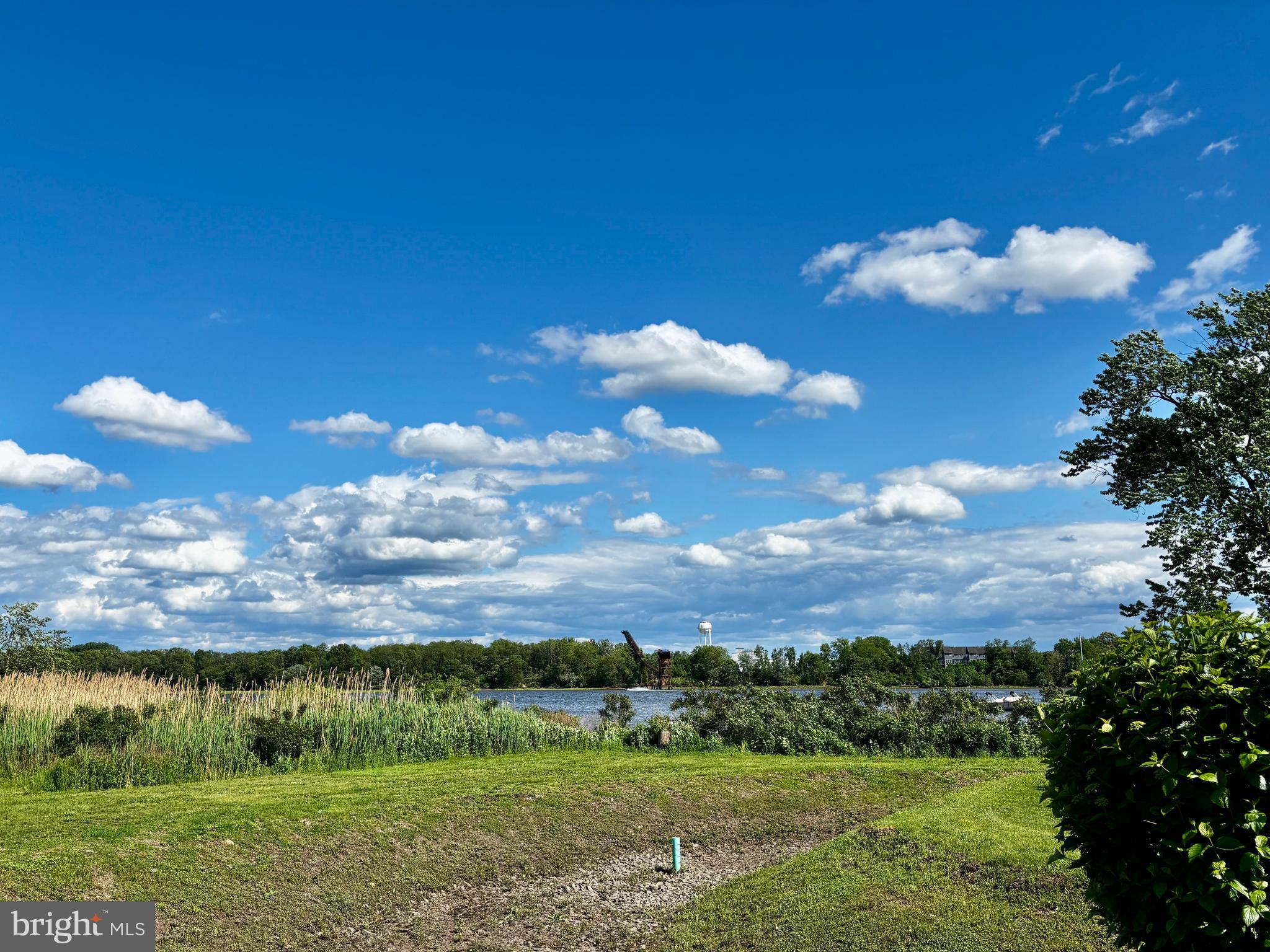 WATERSIDE - Residential