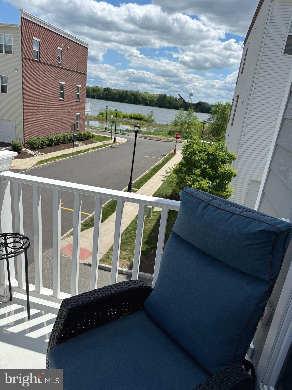 WATERSIDE - Residential