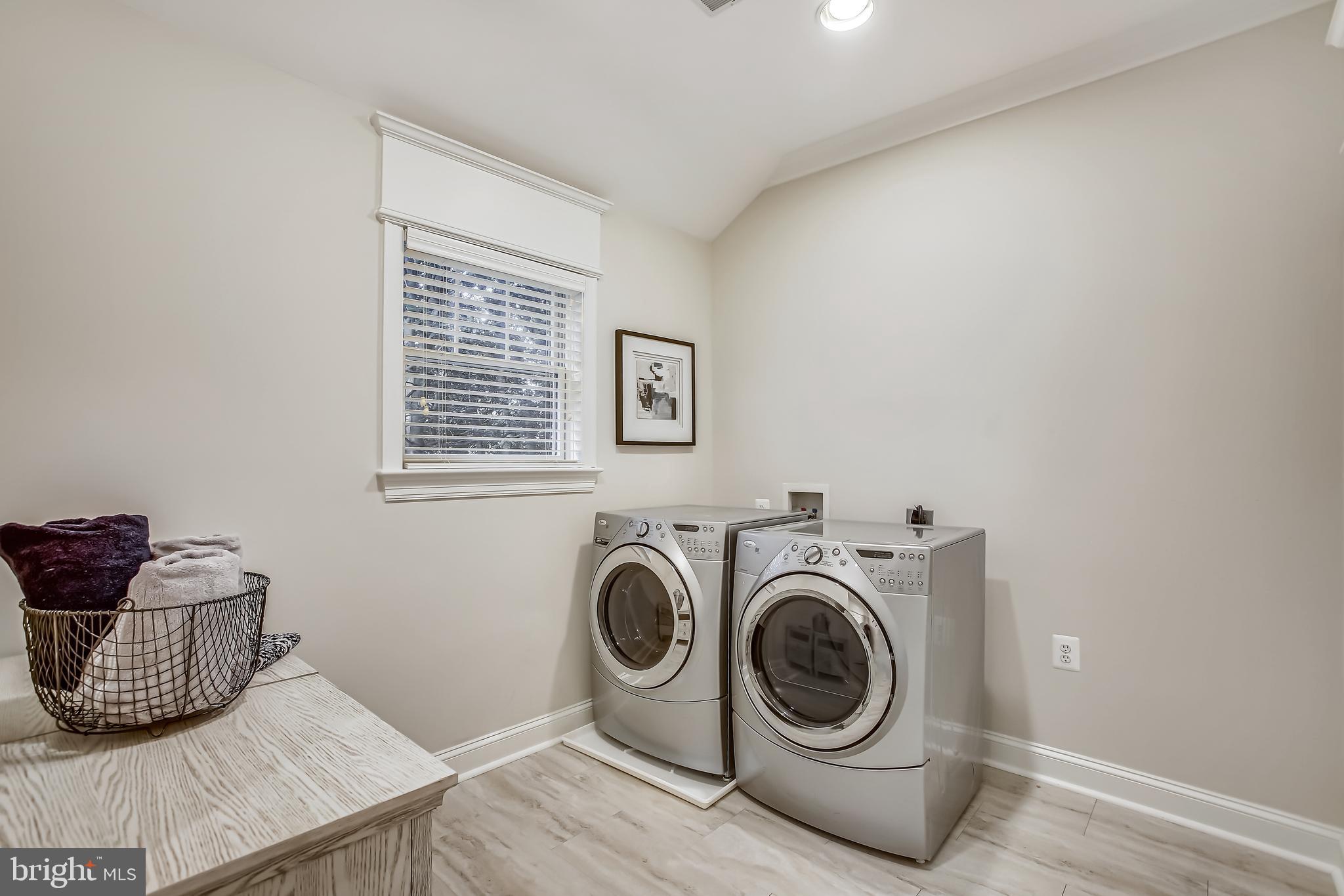 COUNTRY CLUB HILLS - Residential