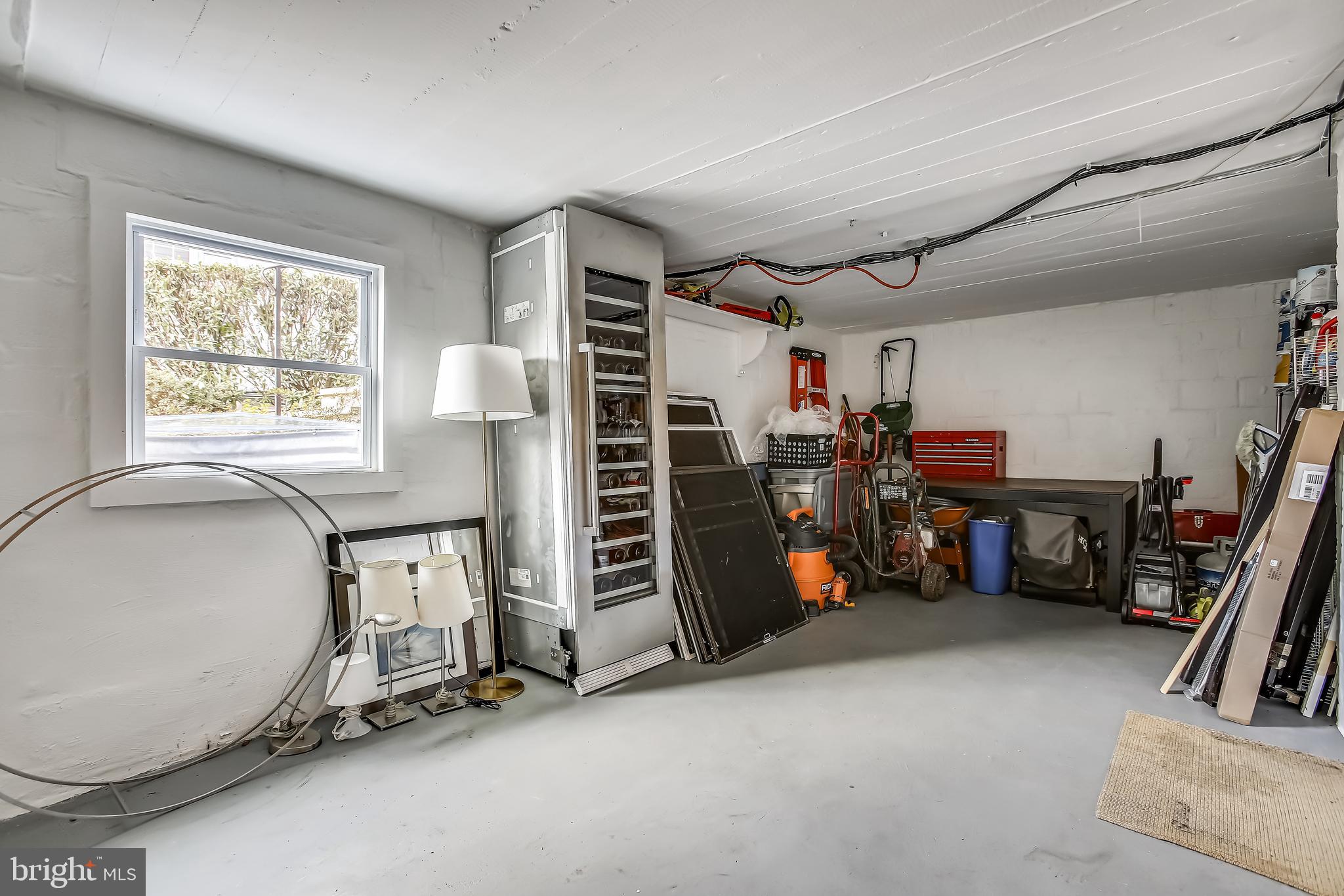 COUNTRY CLUB HILLS - Residential