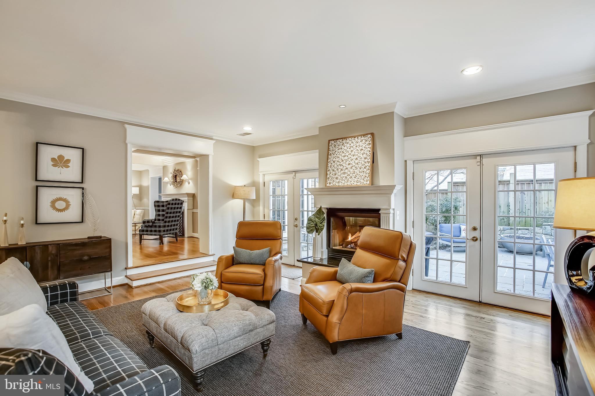 COUNTRY CLUB HILLS - Residential