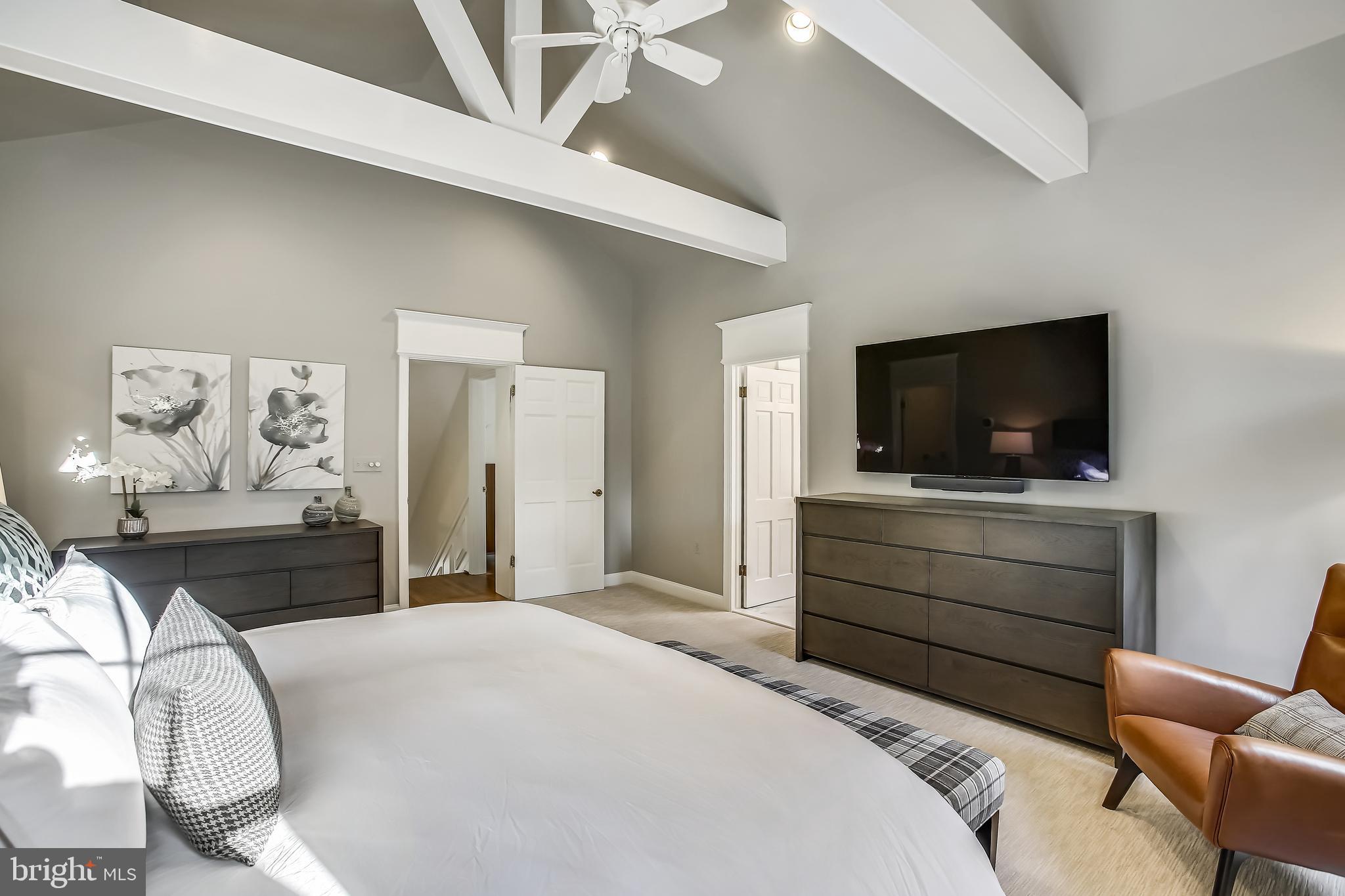 COUNTRY CLUB HILLS - Residential