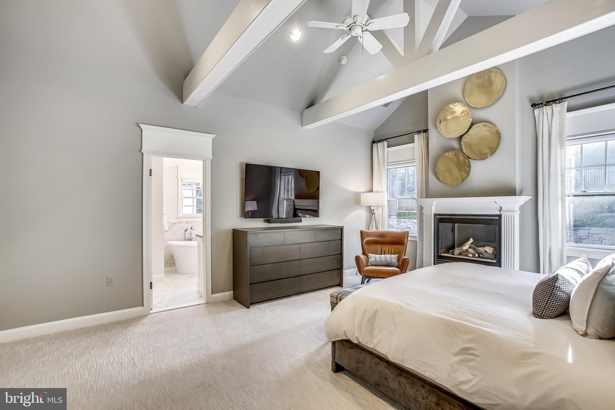 COUNTRY CLUB HILLS - Residential