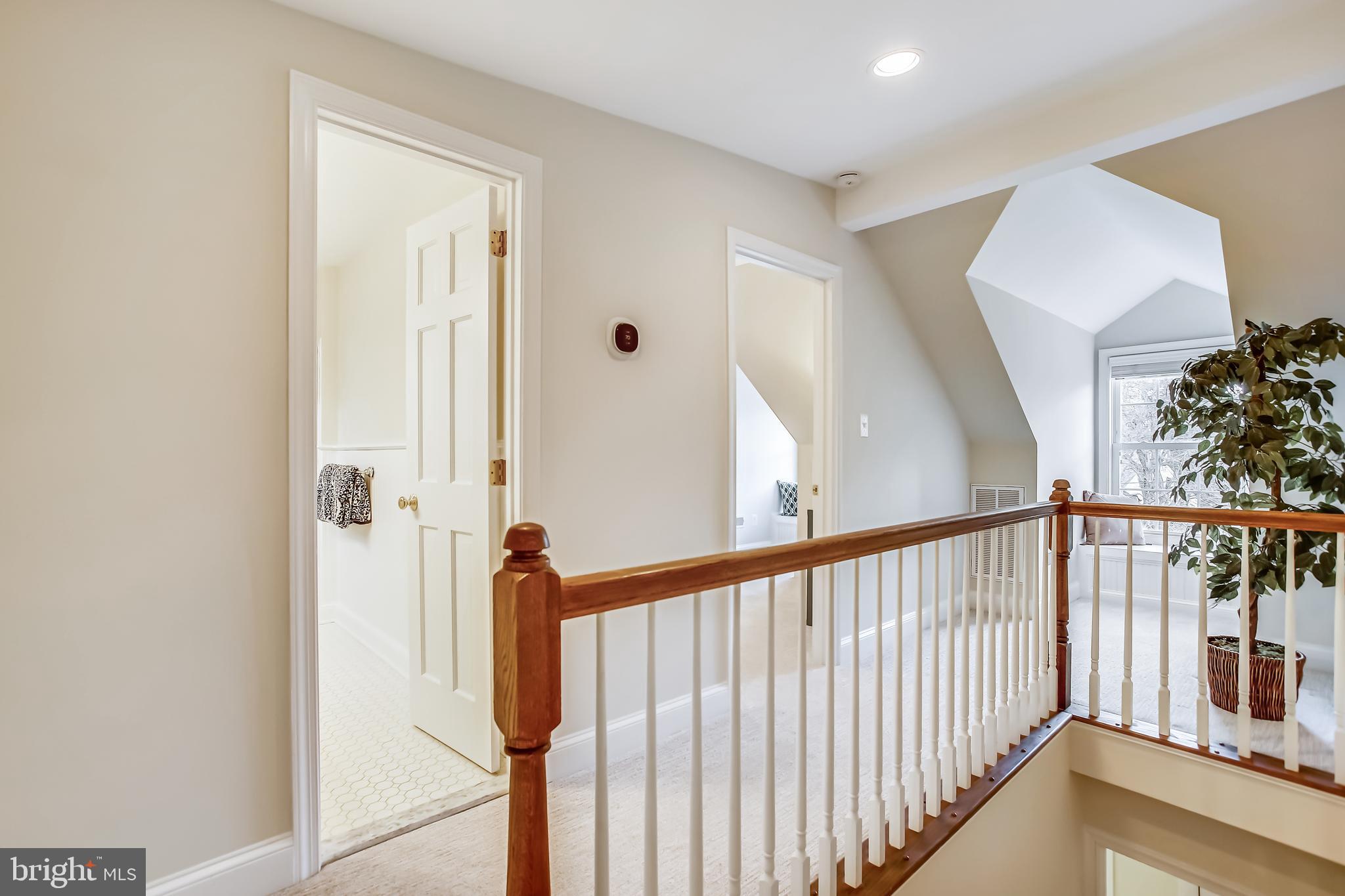 COUNTRY CLUB HILLS - Residential