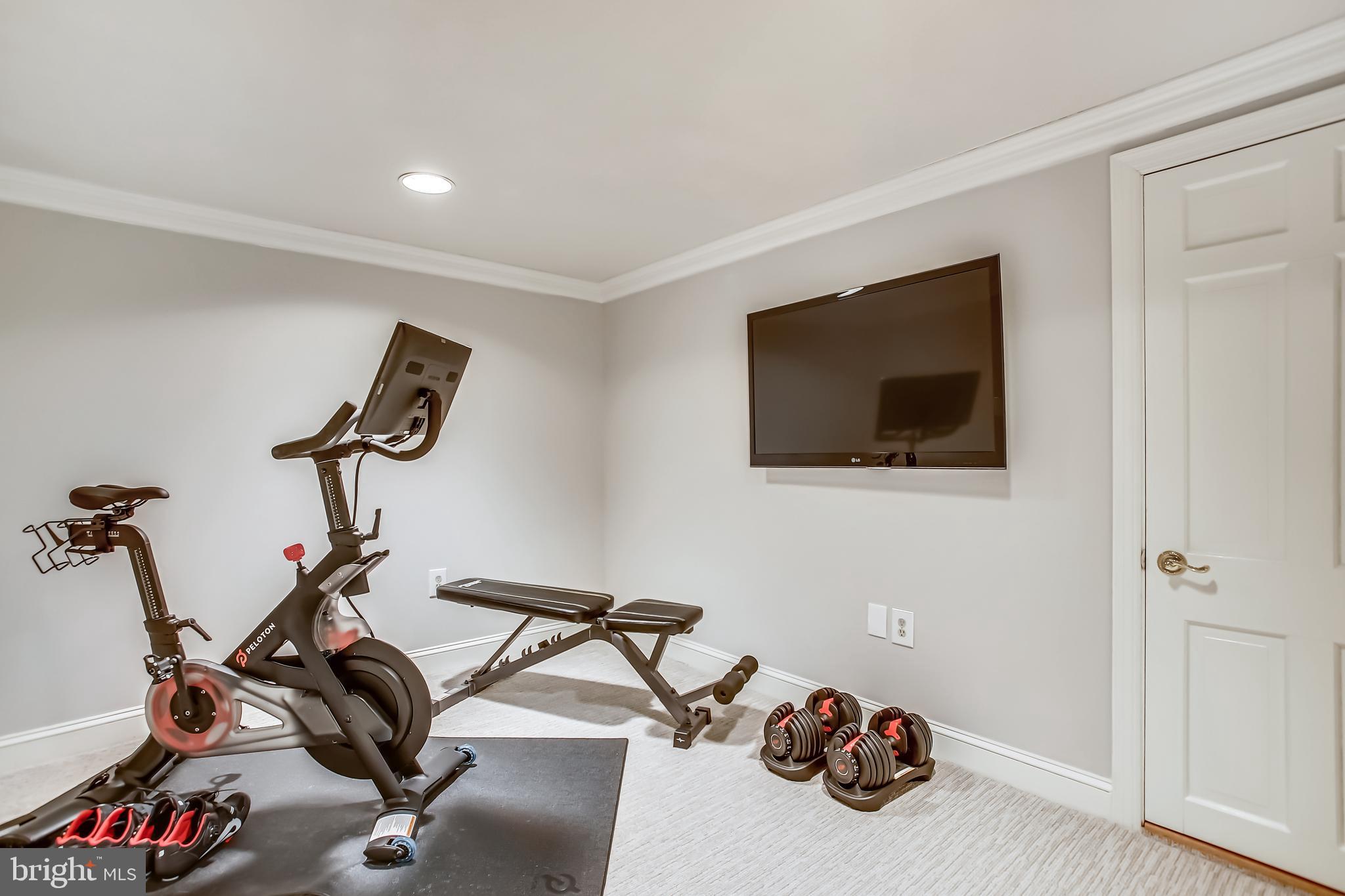 COUNTRY CLUB HILLS - Residential