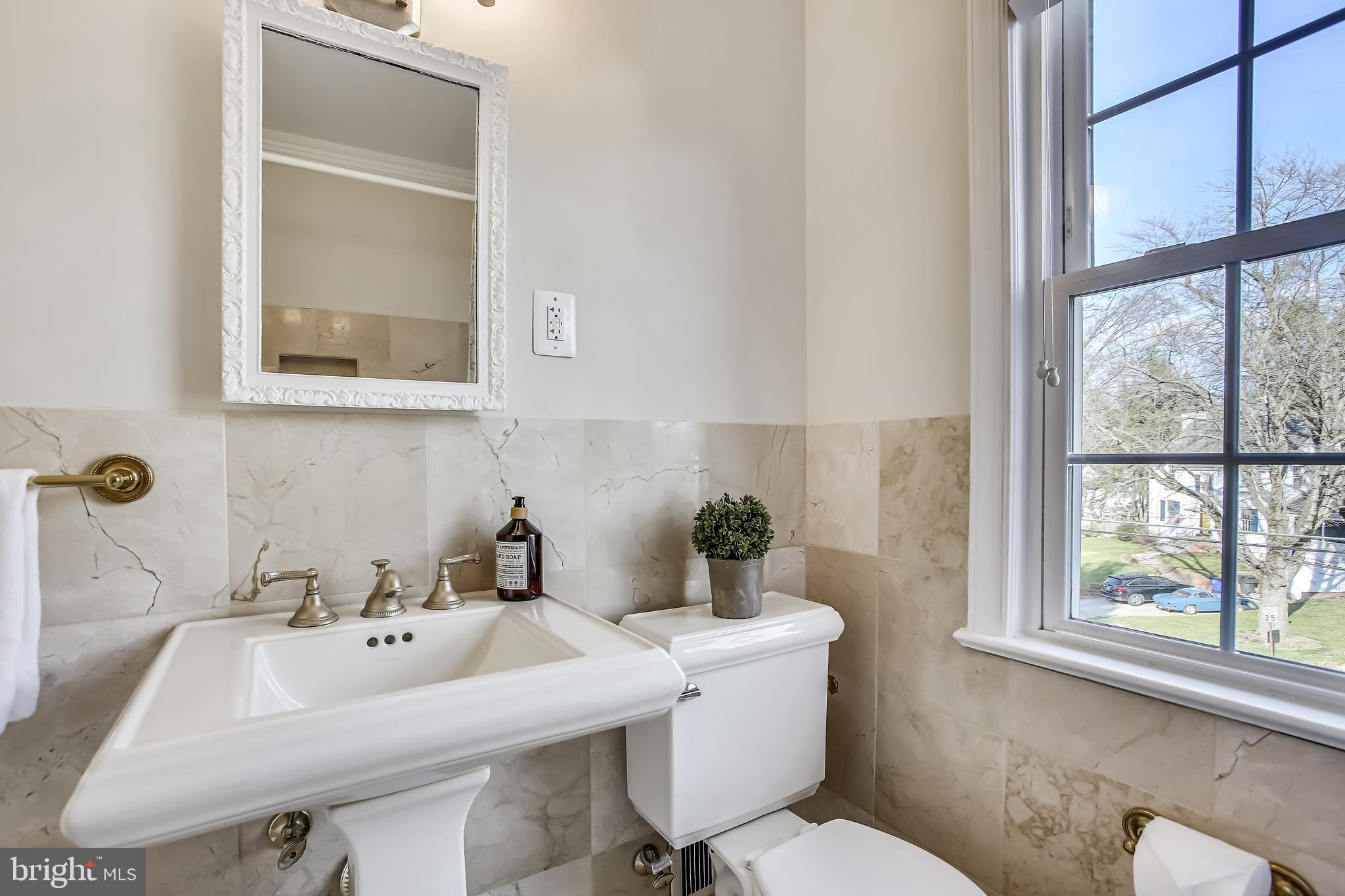 COUNTRY CLUB HILLS - Residential