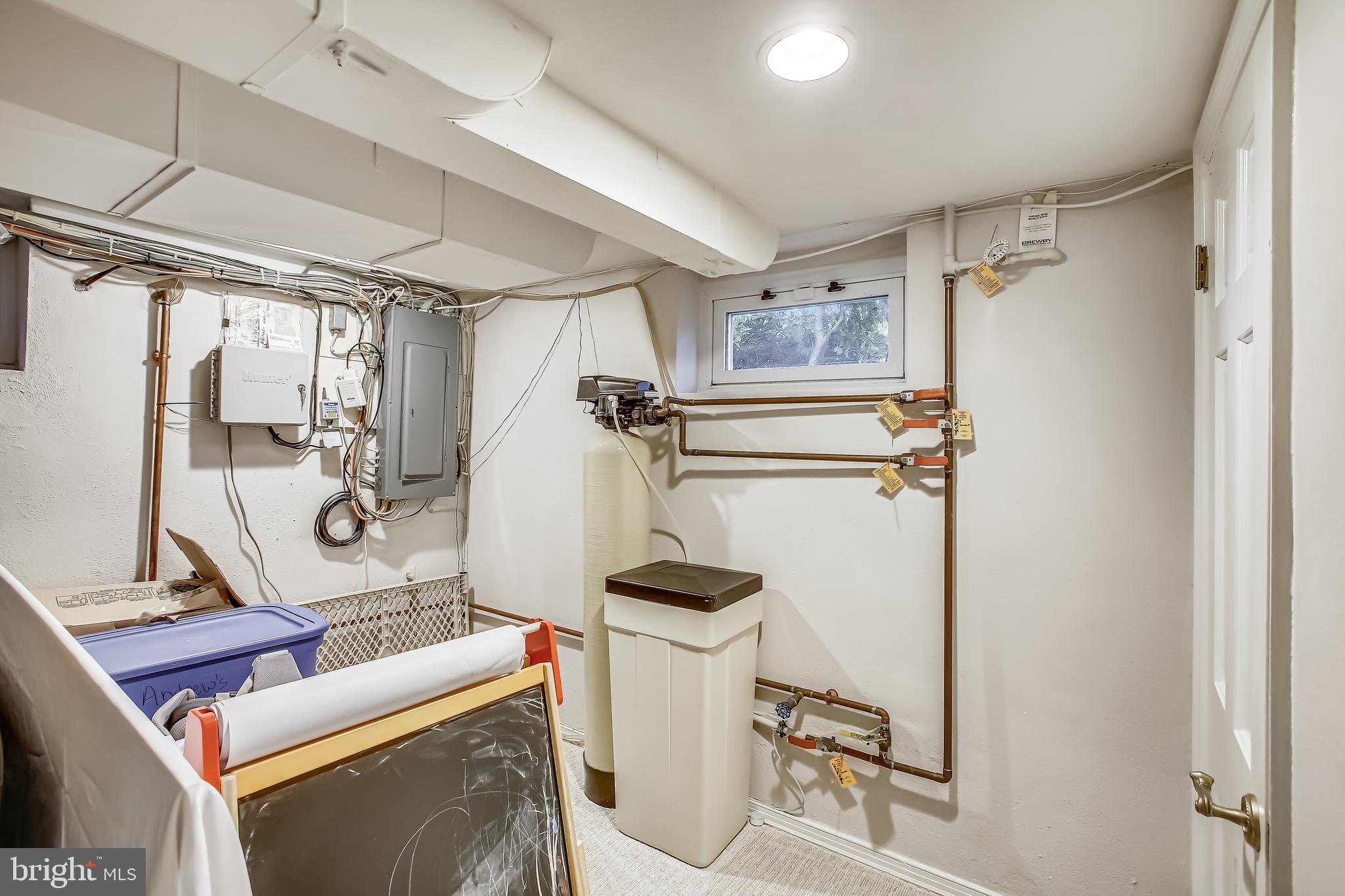 COUNTRY CLUB HILLS - Residential