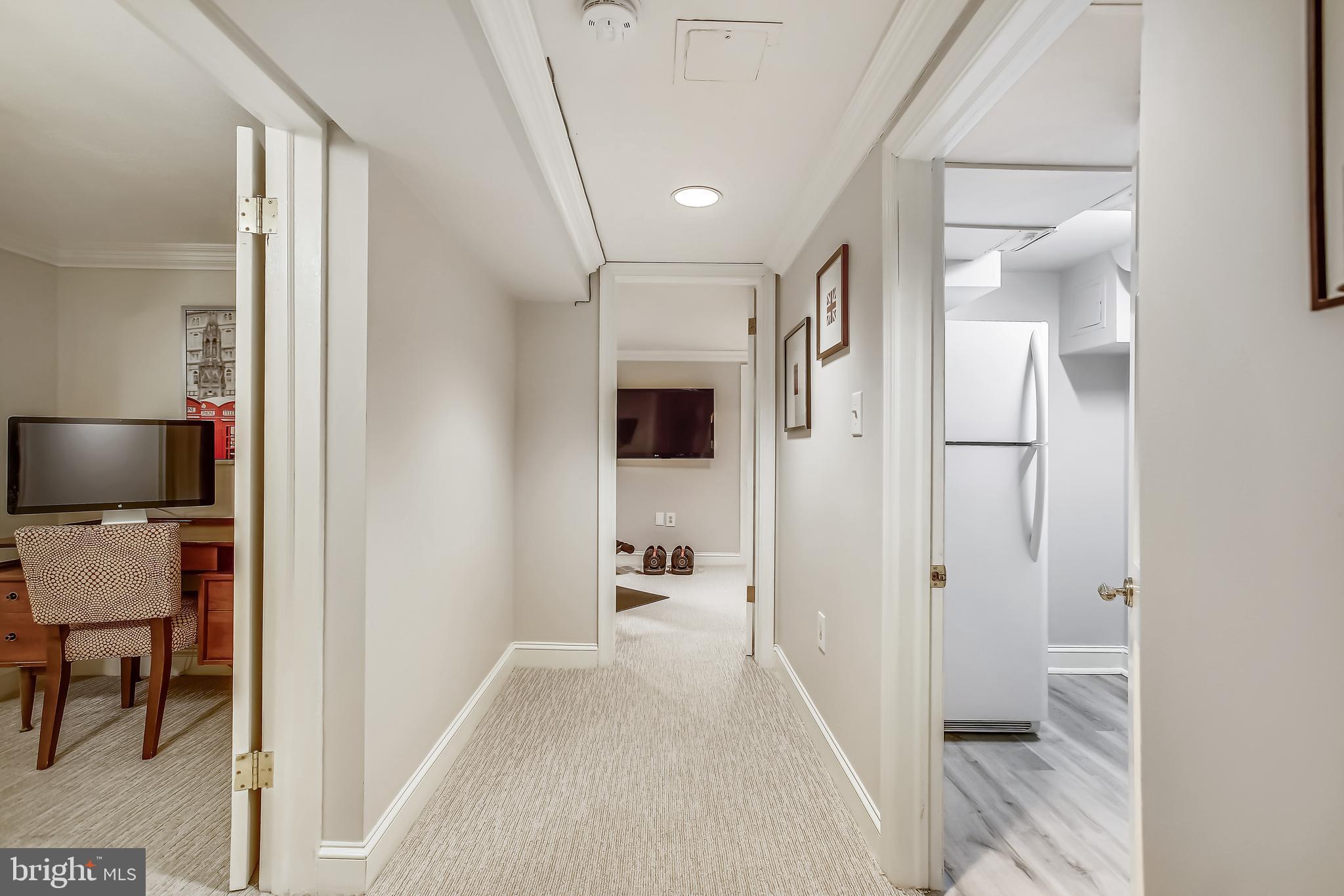 COUNTRY CLUB HILLS - Residential