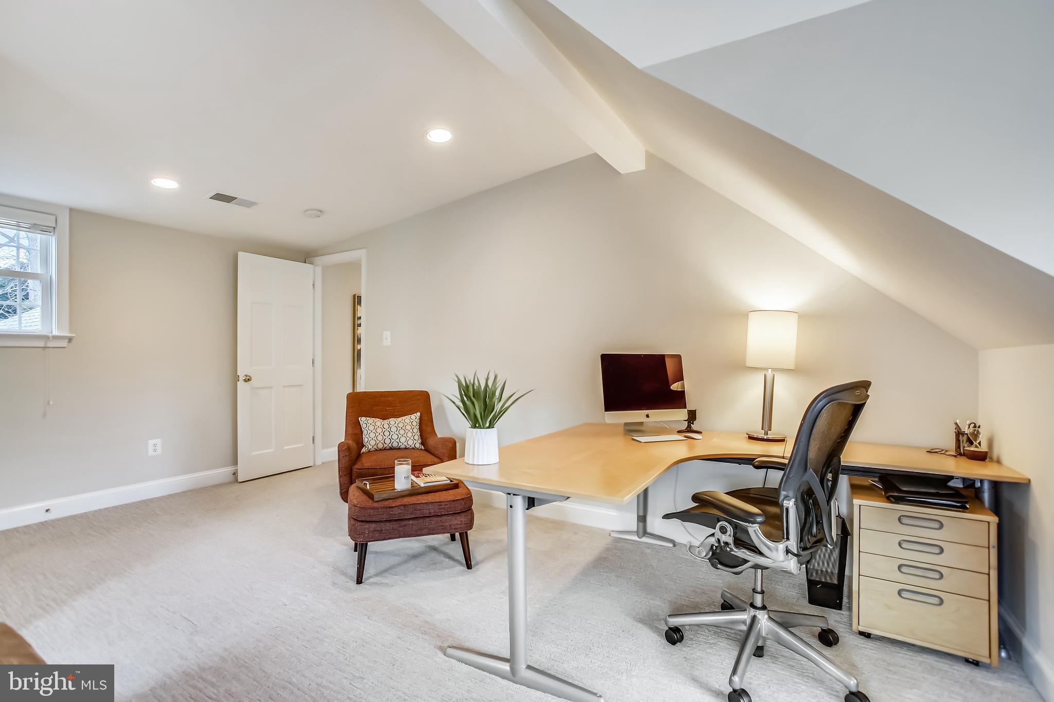 COUNTRY CLUB HILLS - Residential