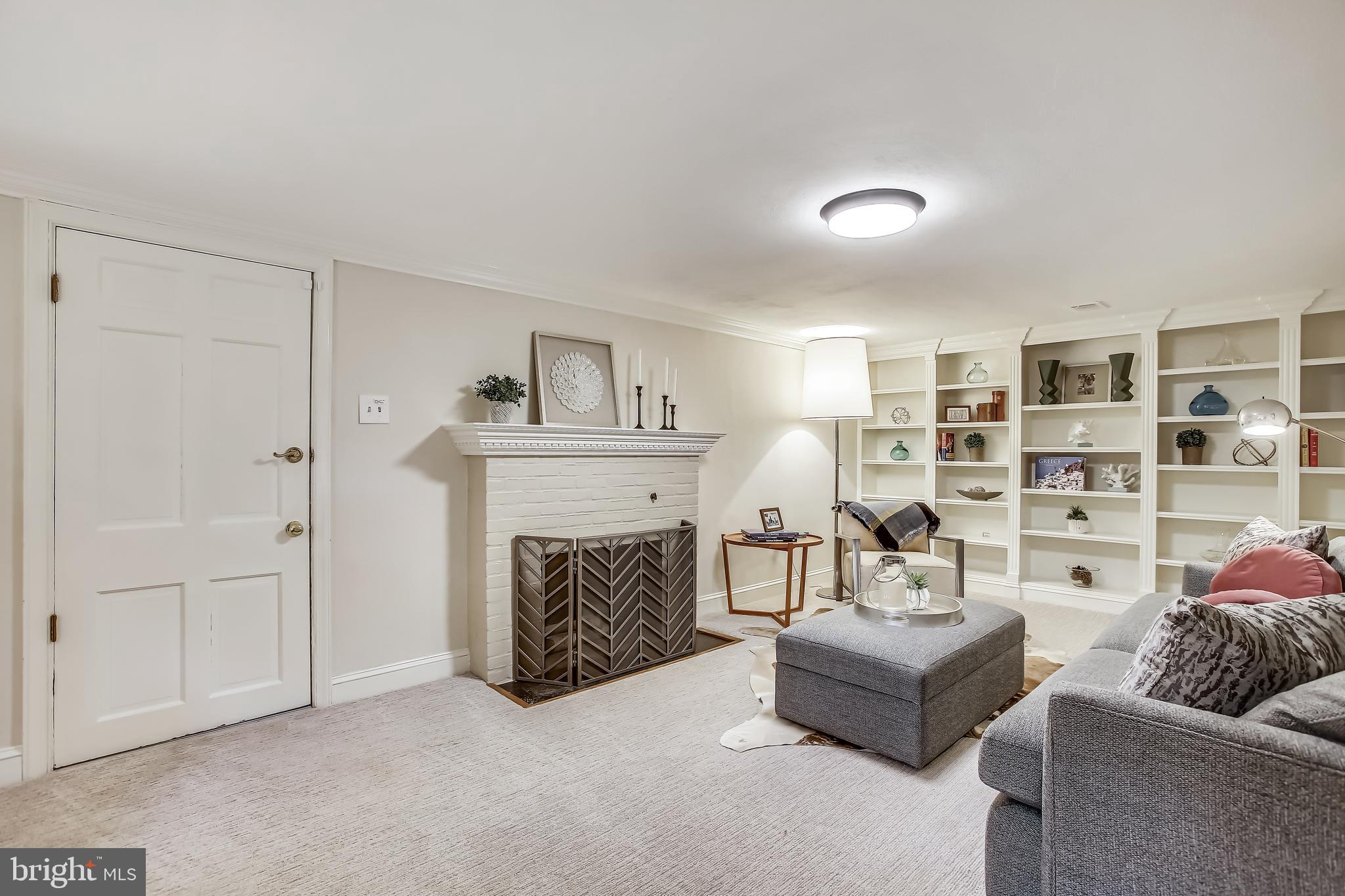 COUNTRY CLUB HILLS - Residential