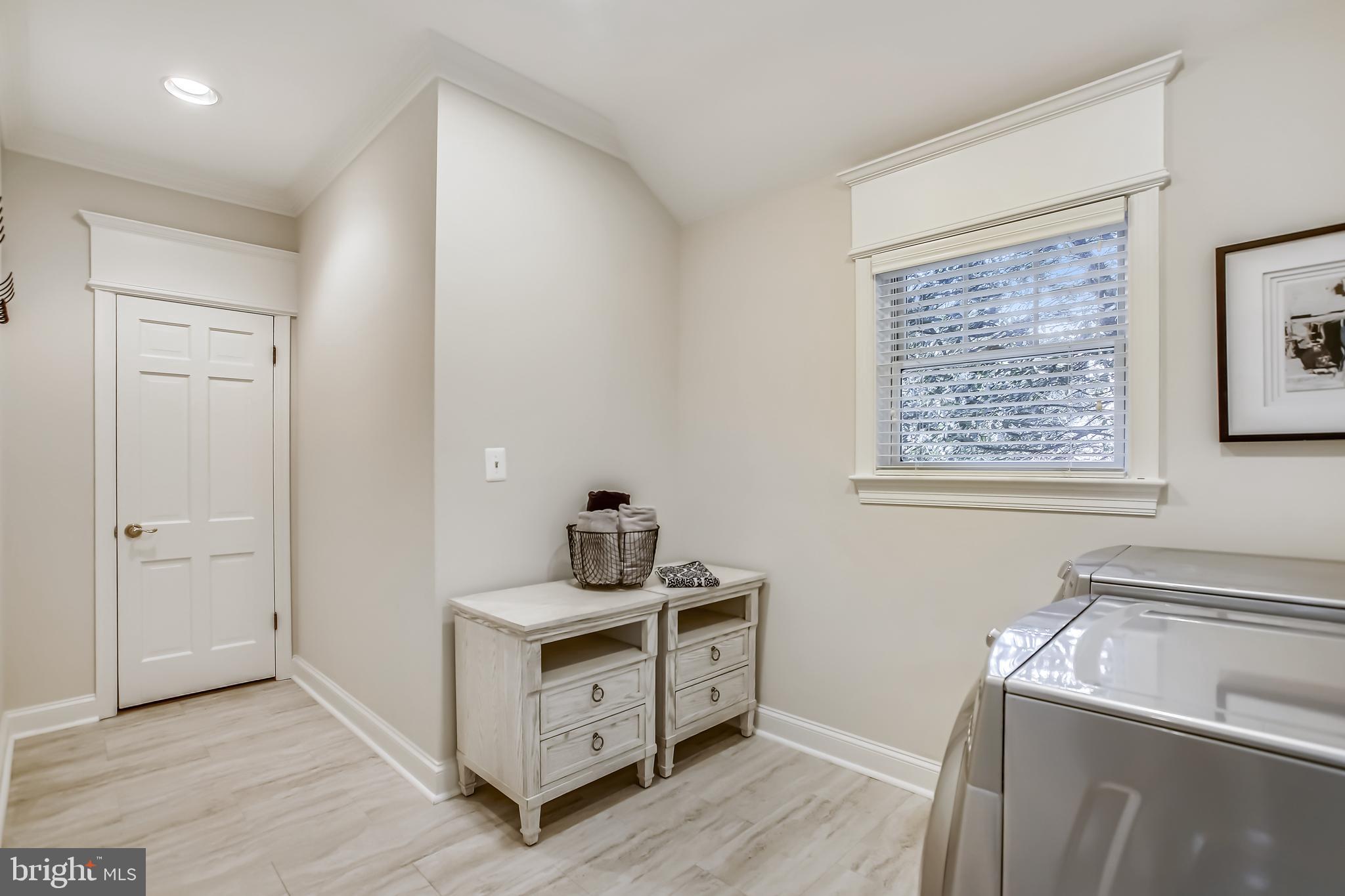 COUNTRY CLUB HILLS - Residential