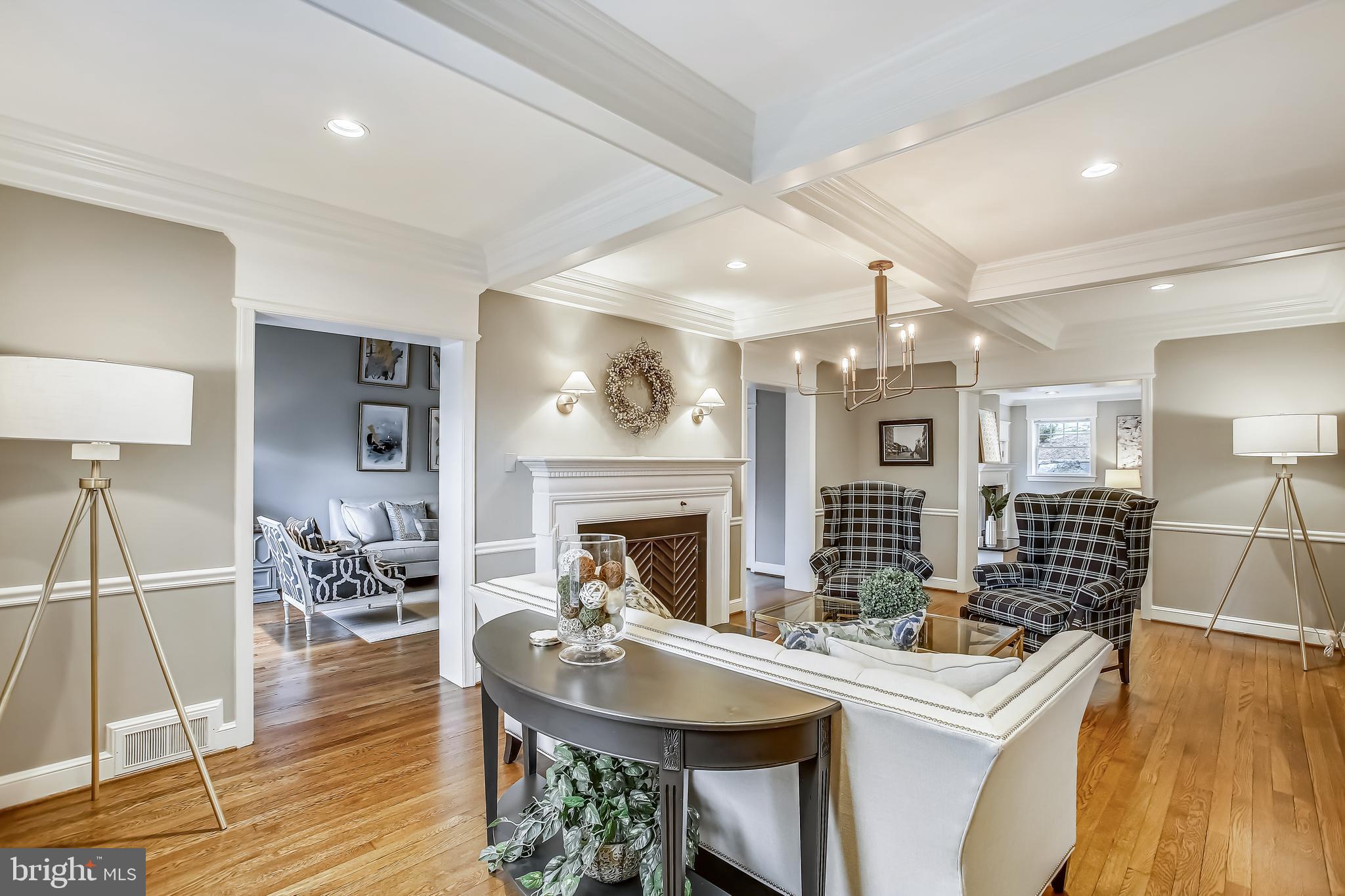 COUNTRY CLUB HILLS - Residential