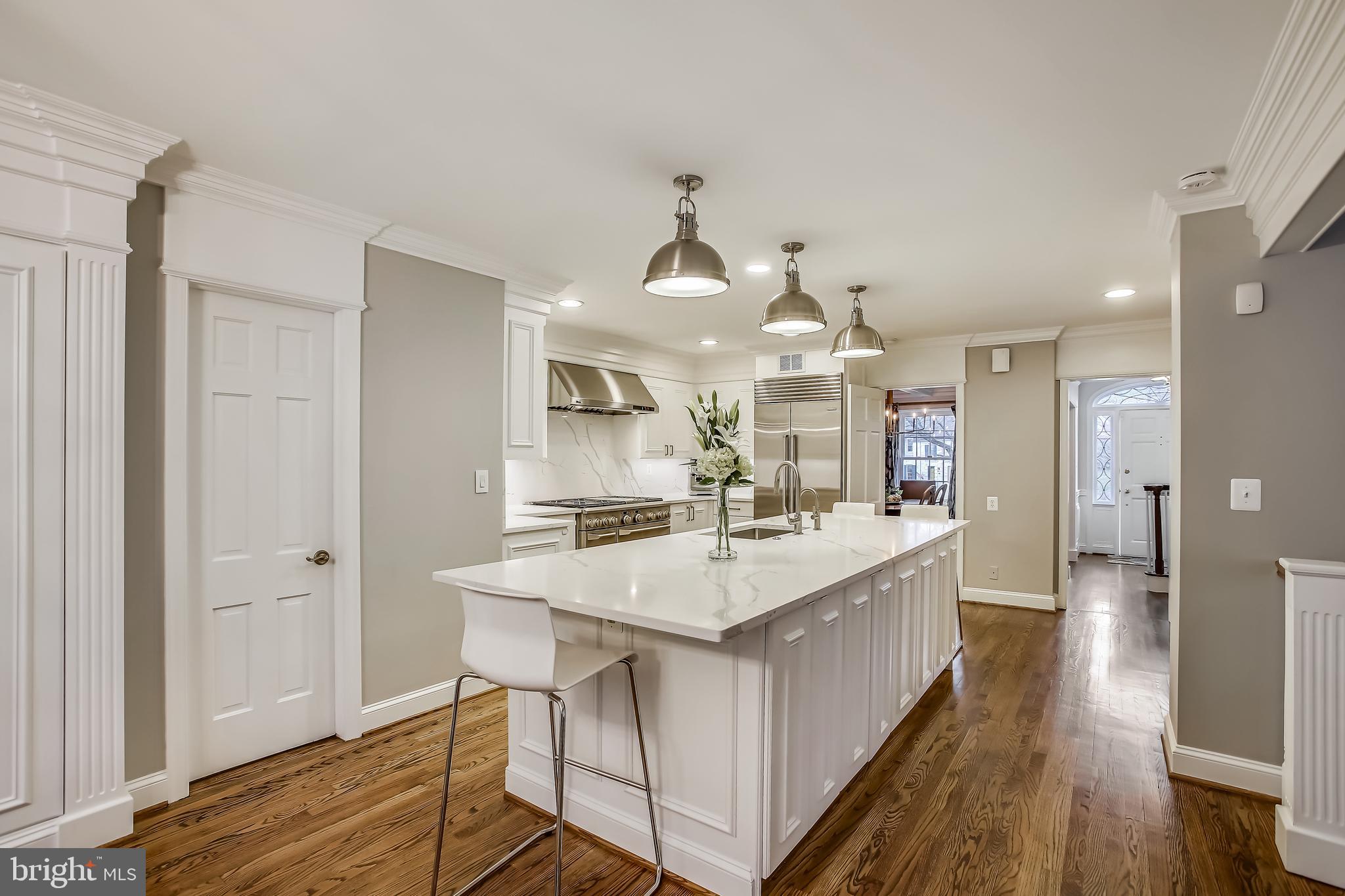 COUNTRY CLUB HILLS - Residential