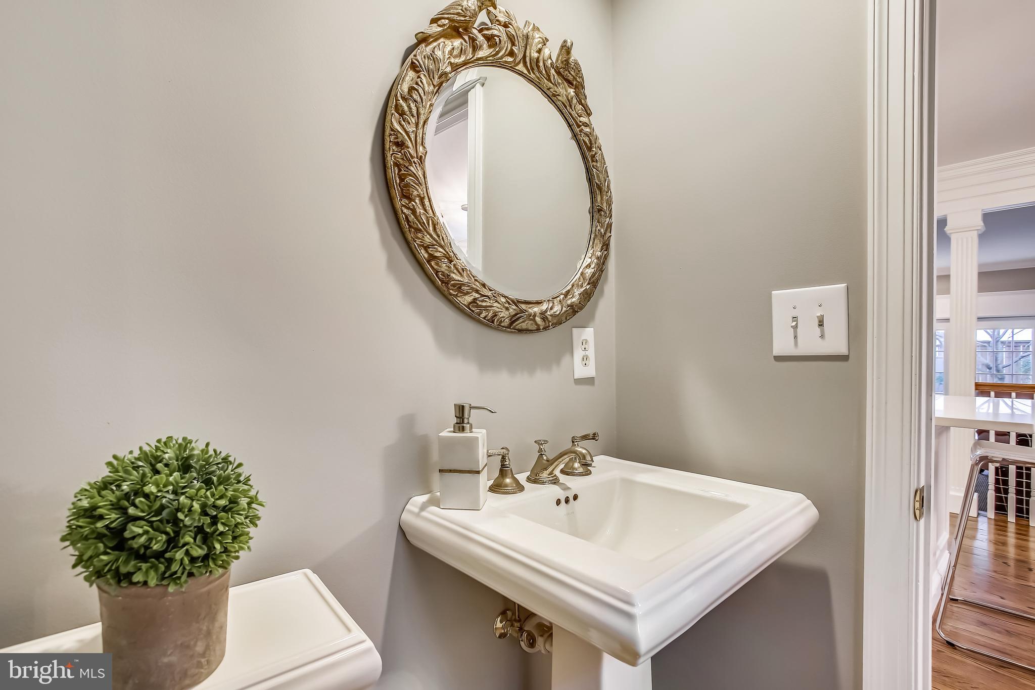 COUNTRY CLUB HILLS - Residential