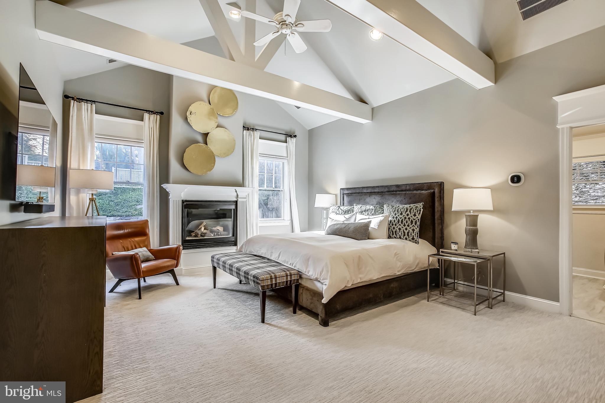 COUNTRY CLUB HILLS - Residential