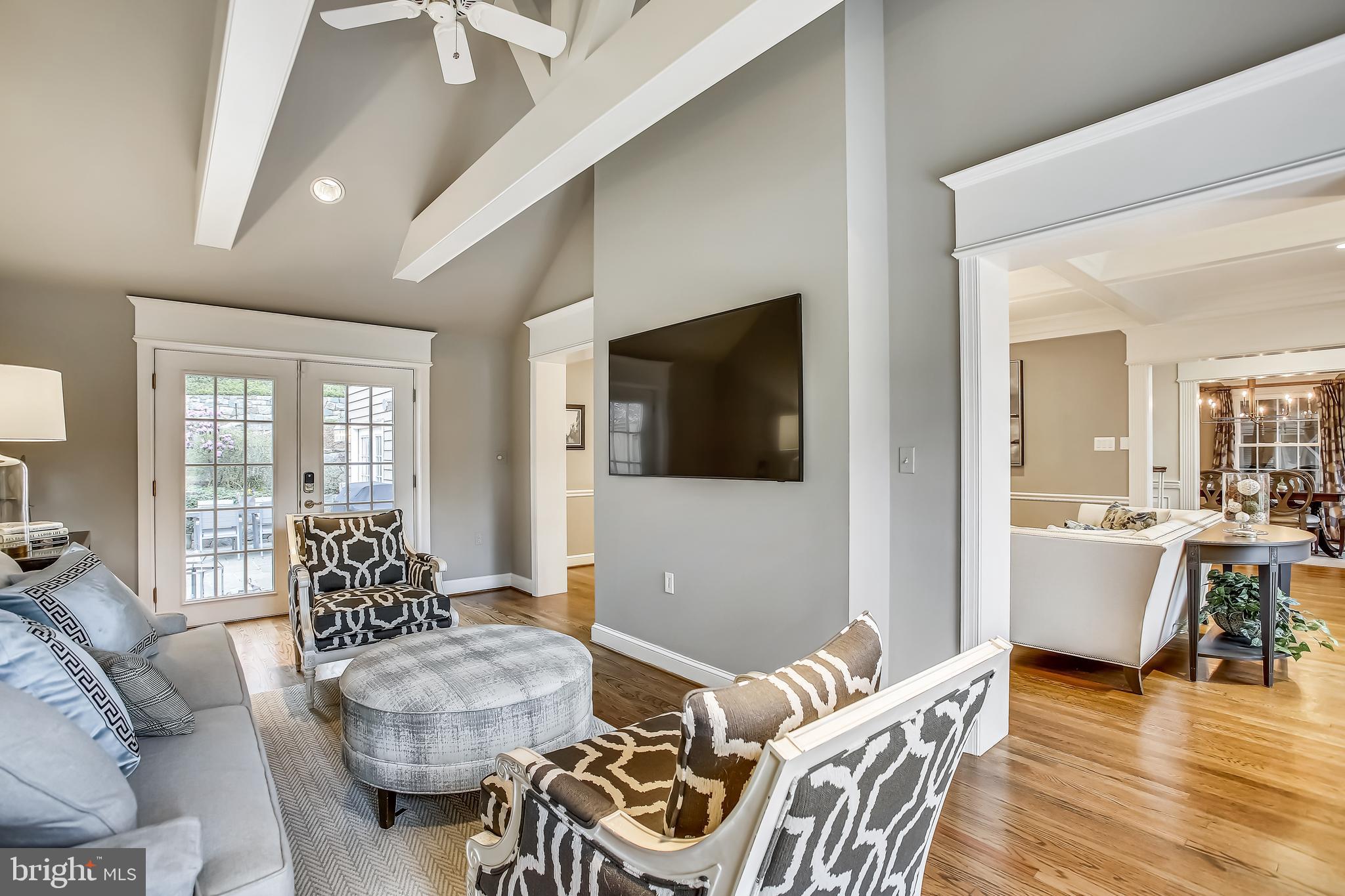 COUNTRY CLUB HILLS - Residential