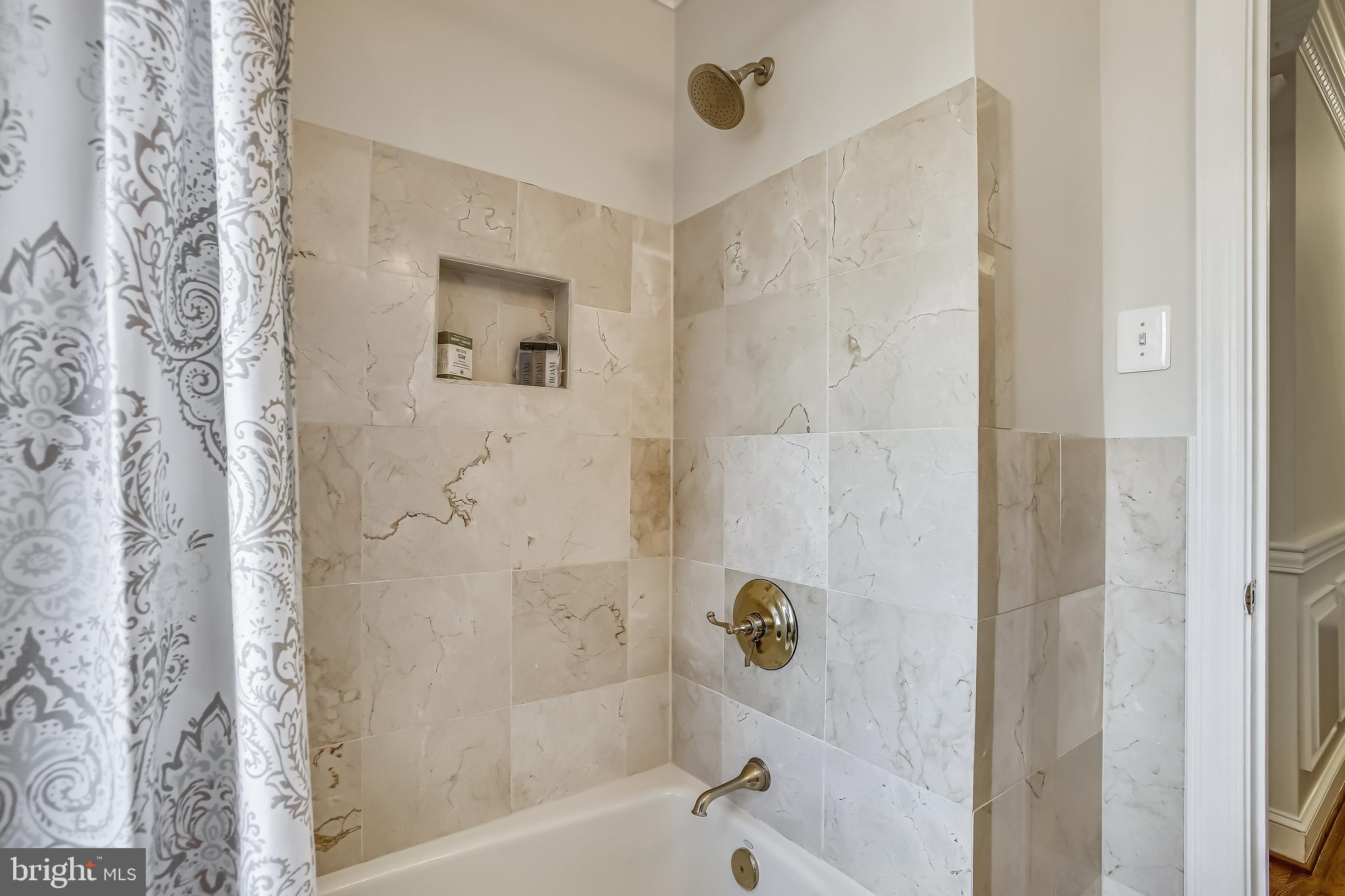 COUNTRY CLUB HILLS - Residential