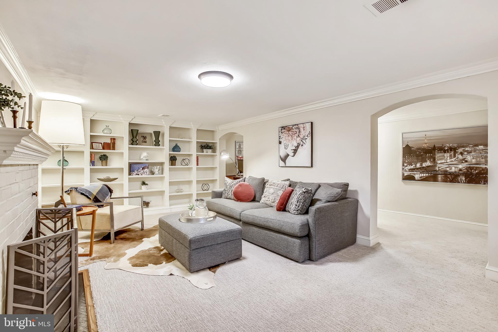 COUNTRY CLUB HILLS - Residential