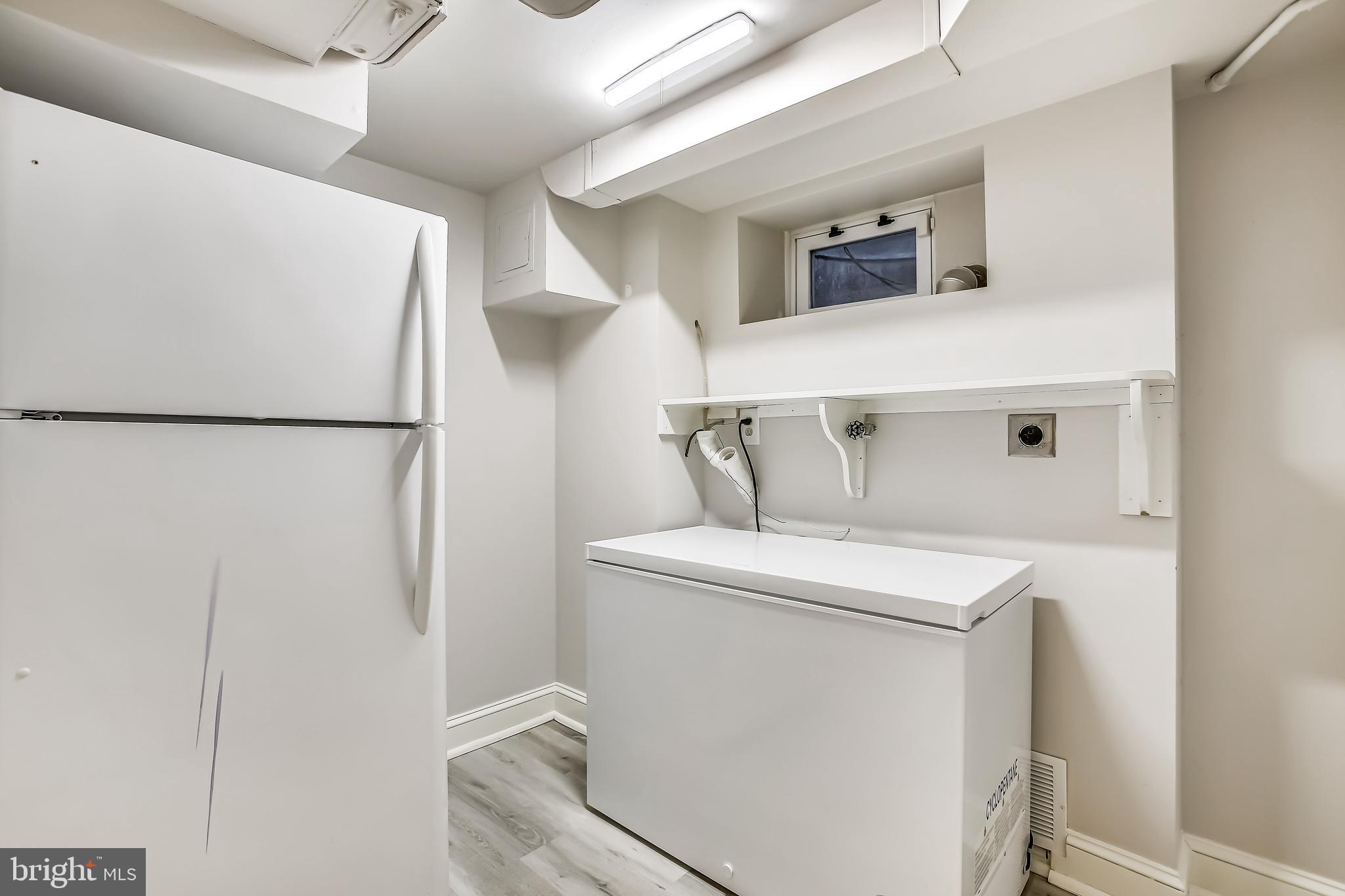 COUNTRY CLUB HILLS - Residential