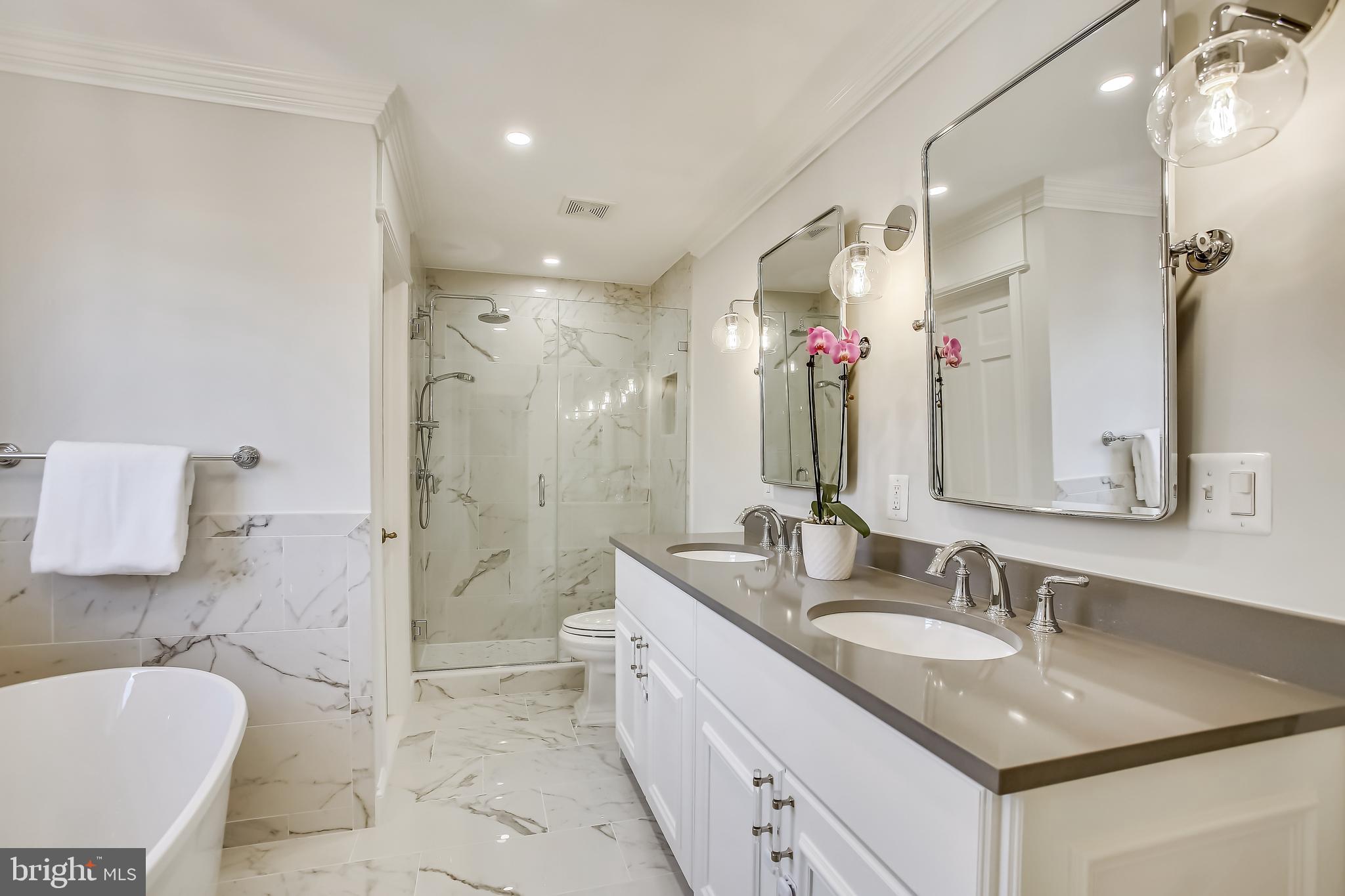 COUNTRY CLUB HILLS - Residential