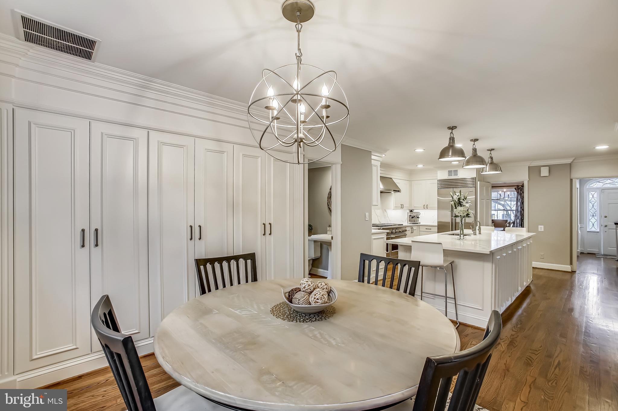 COUNTRY CLUB HILLS - Residential