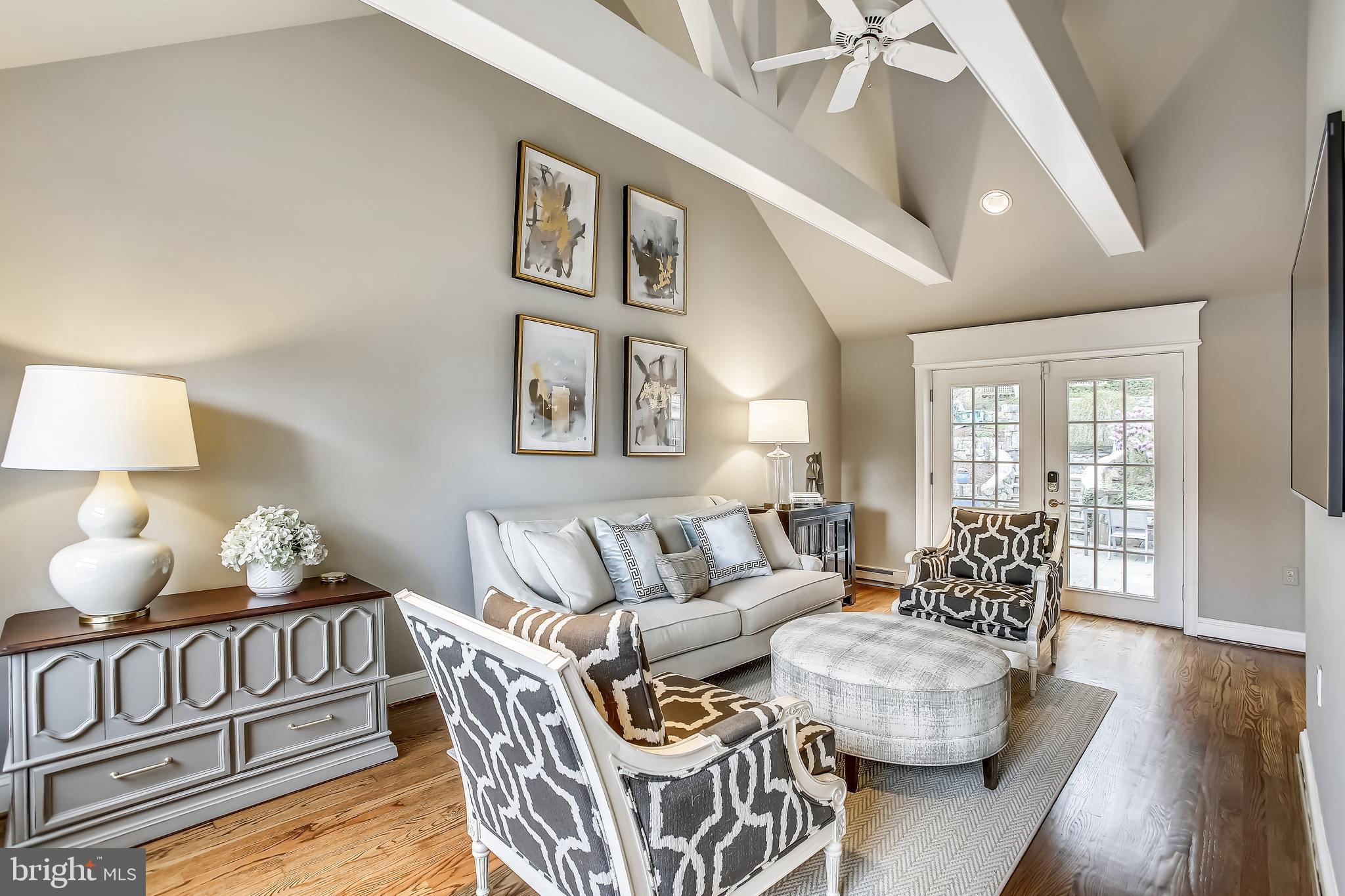 COUNTRY CLUB HILLS - Residential