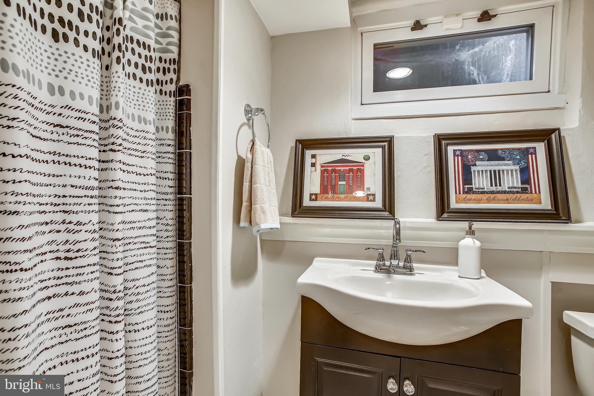 COUNTRY CLUB HILLS - Residential