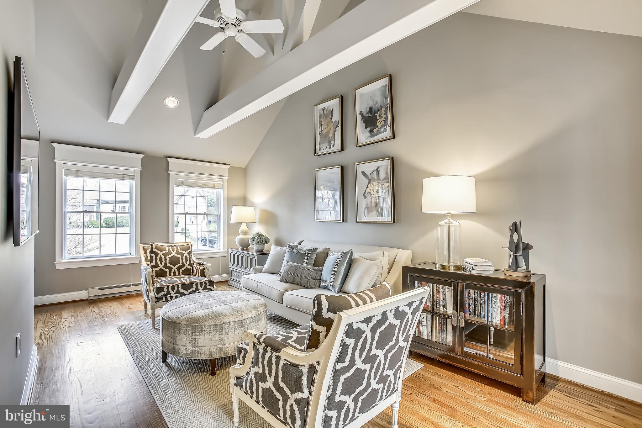 COUNTRY CLUB HILLS - Residential