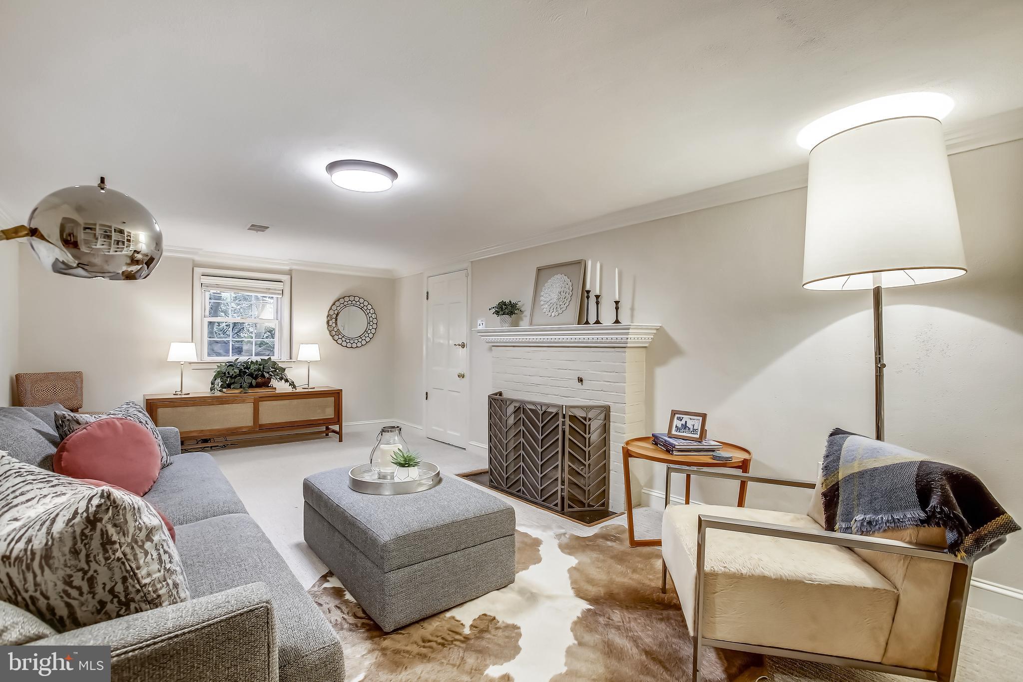 COUNTRY CLUB HILLS - Residential