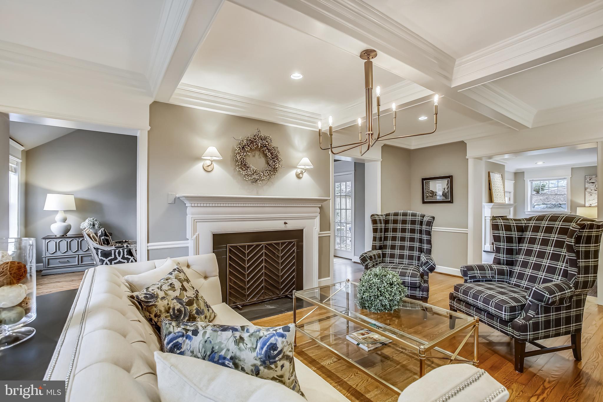 COUNTRY CLUB HILLS - Residential