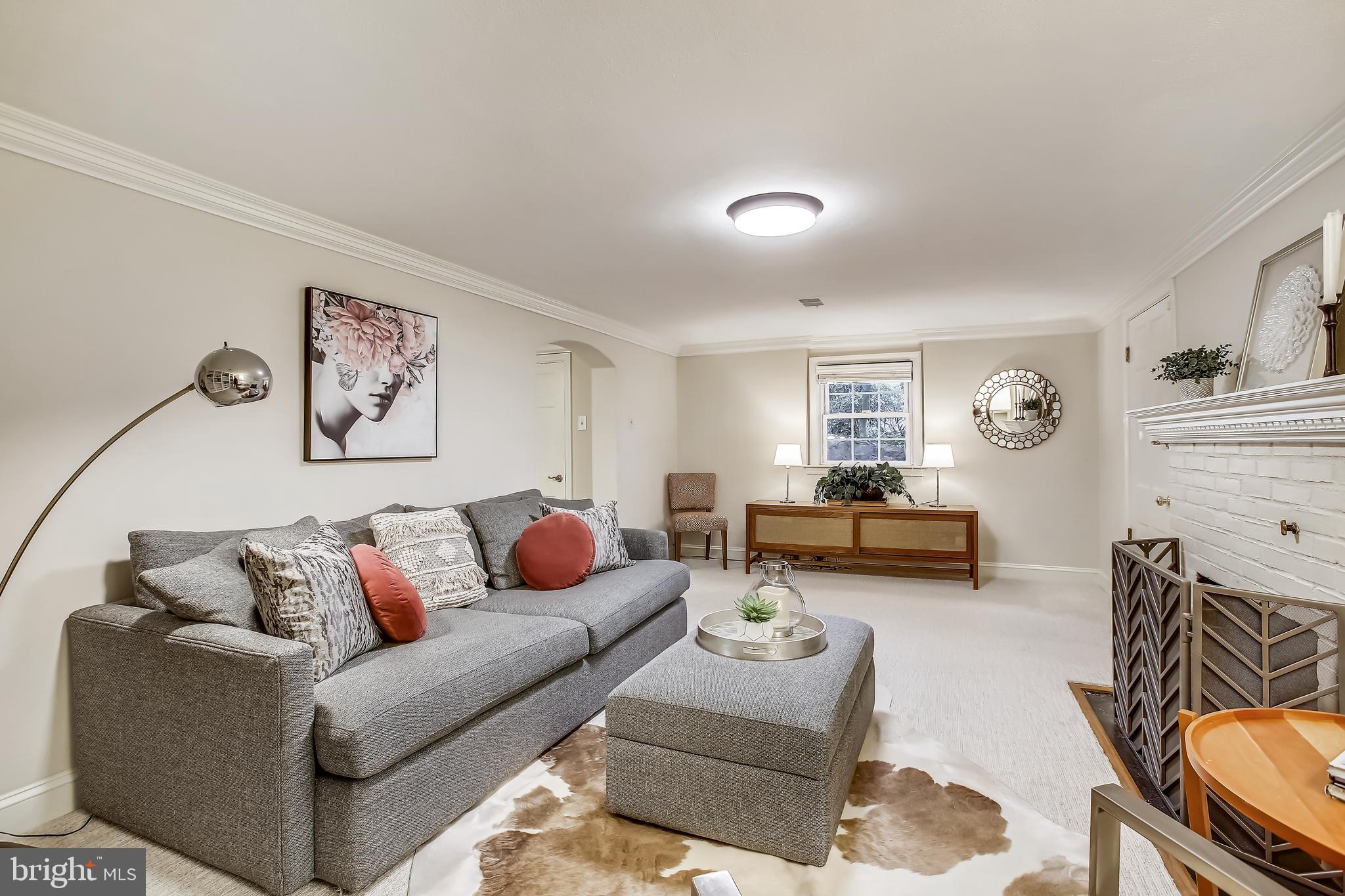 COUNTRY CLUB HILLS - Residential