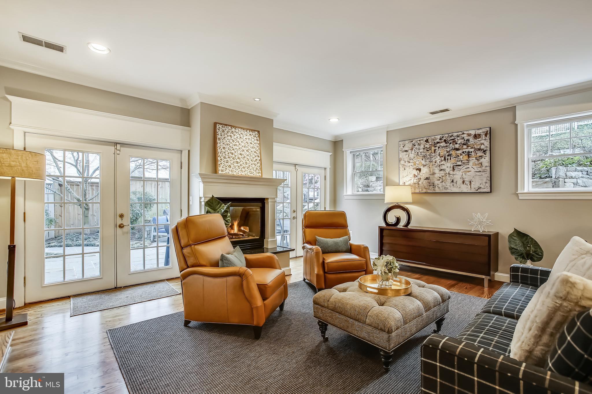 COUNTRY CLUB HILLS - Residential