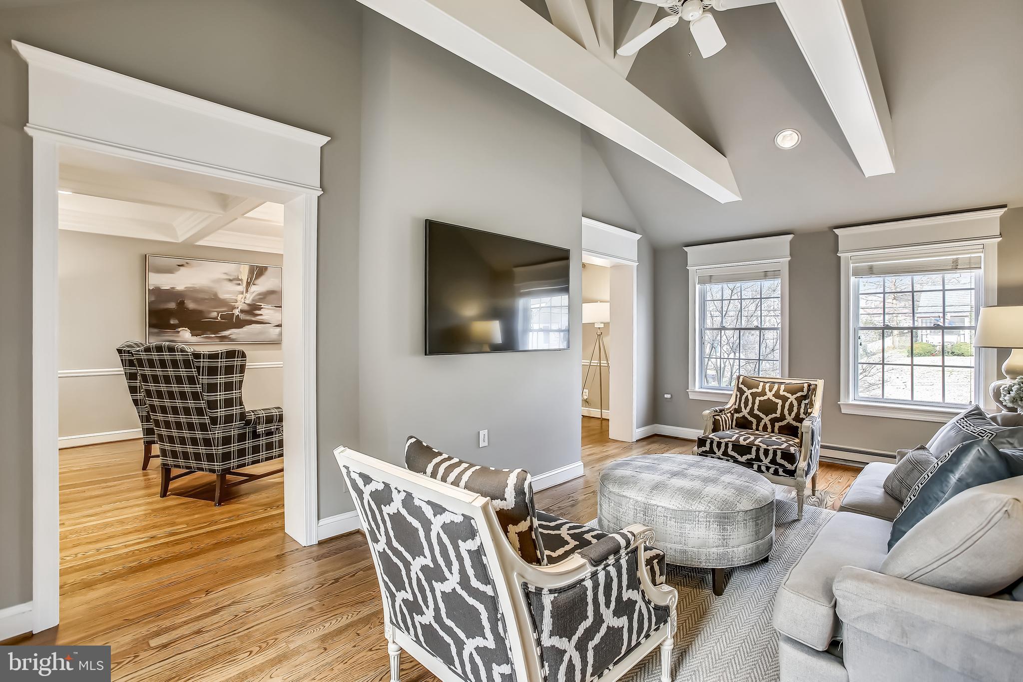 COUNTRY CLUB HILLS - Residential