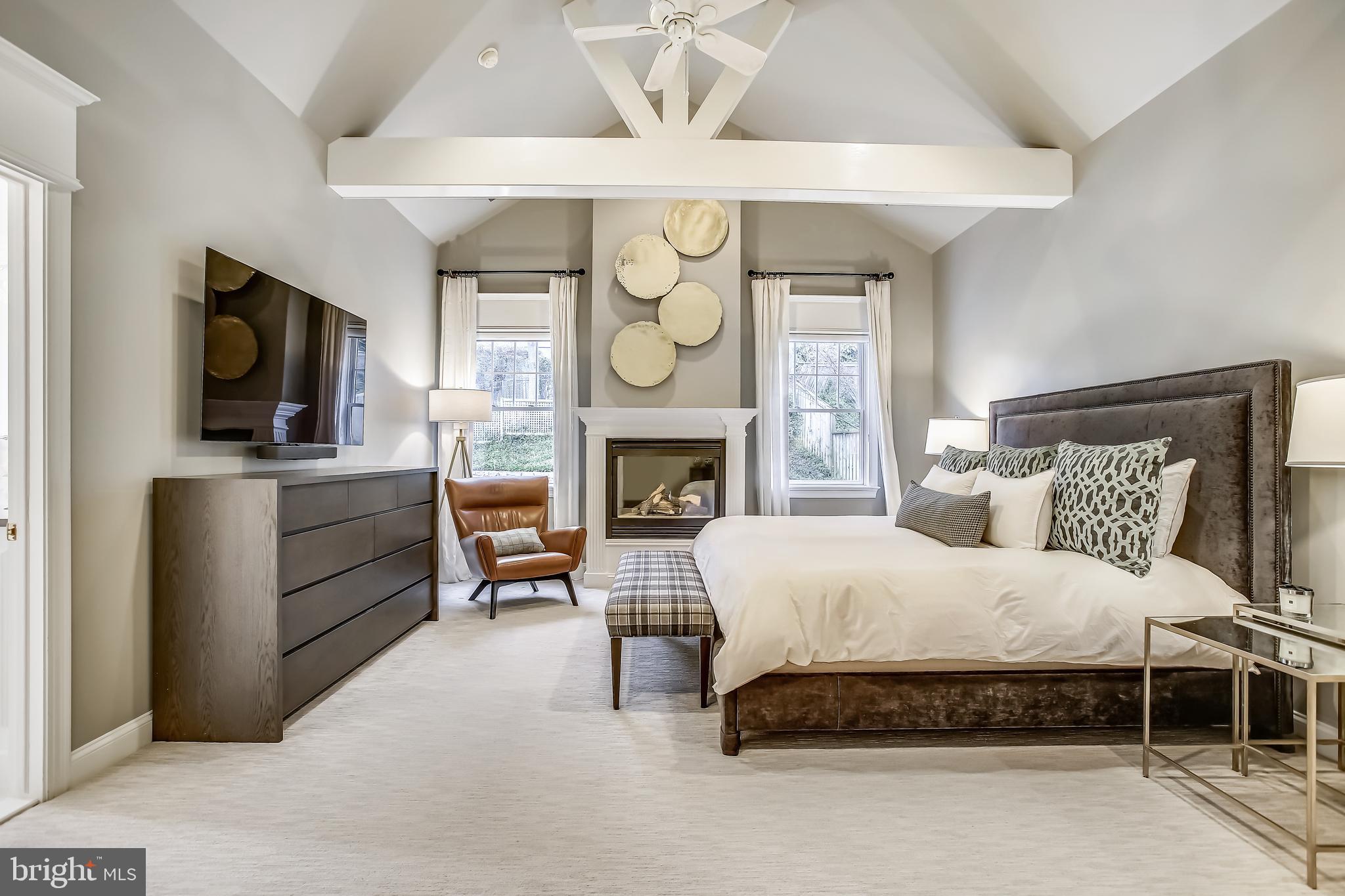 COUNTRY CLUB HILLS - Residential