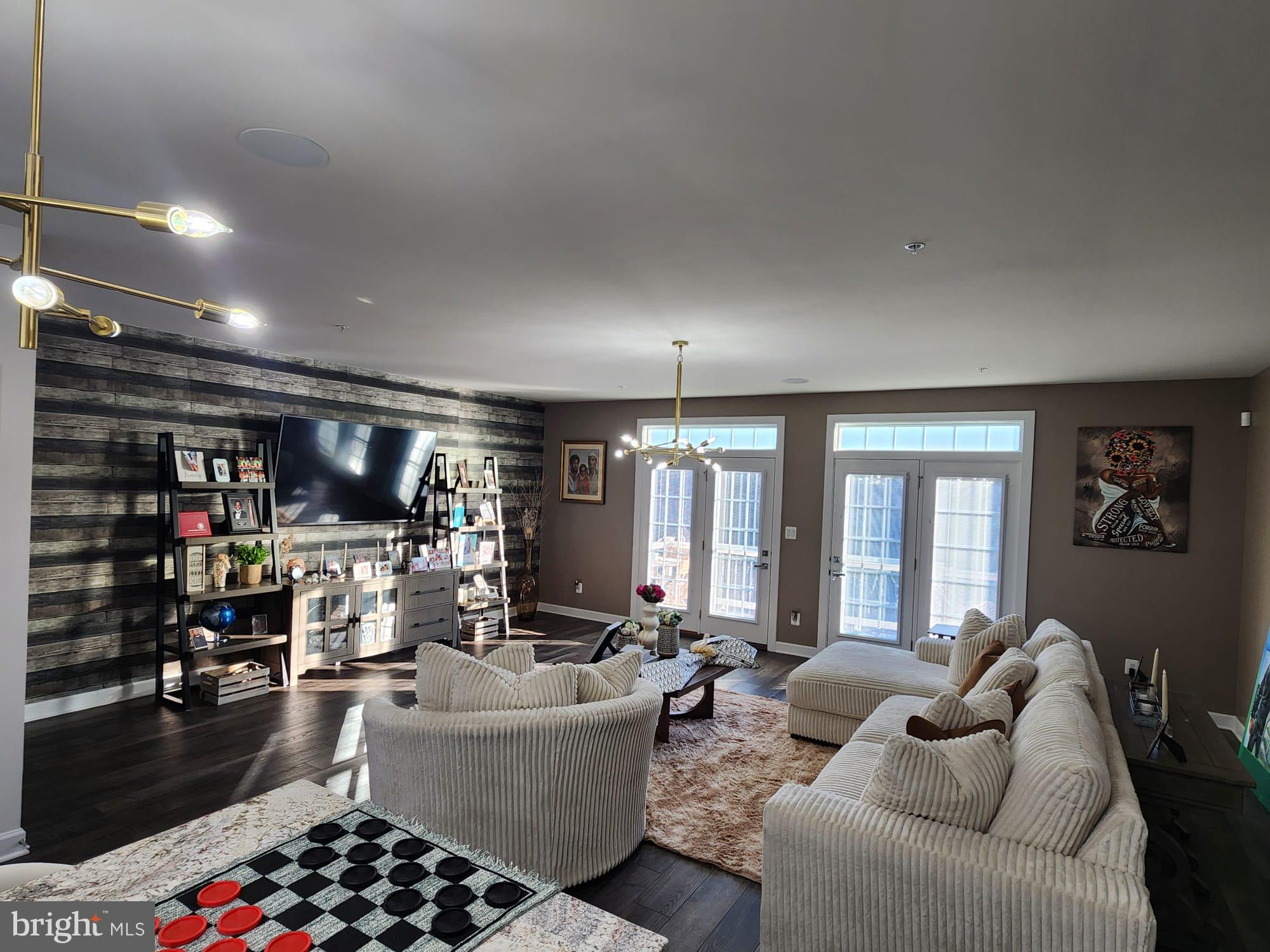 6413 TOTTERIDGE