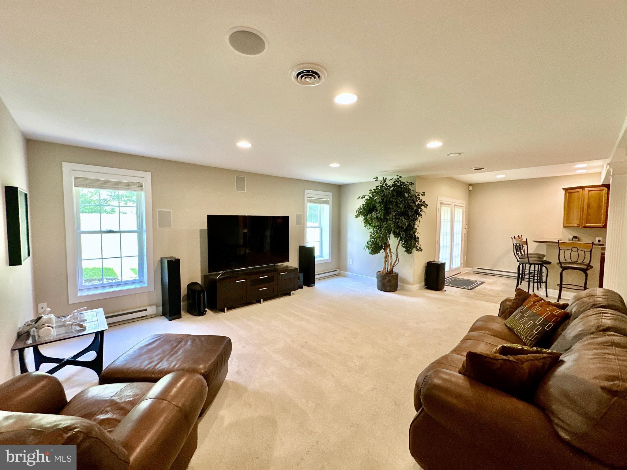 RIVER CREEK - Residential