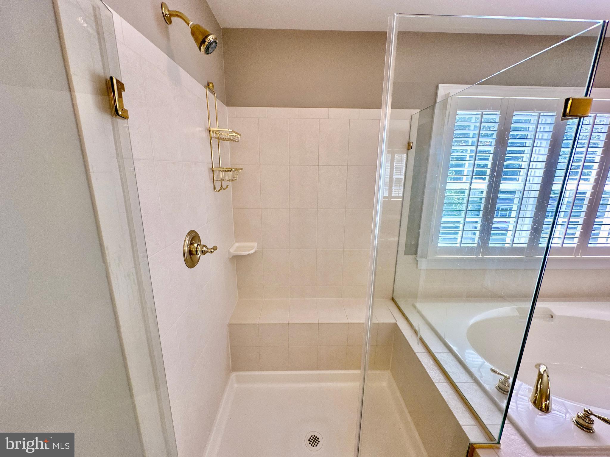 RIVER CREEK - Residential