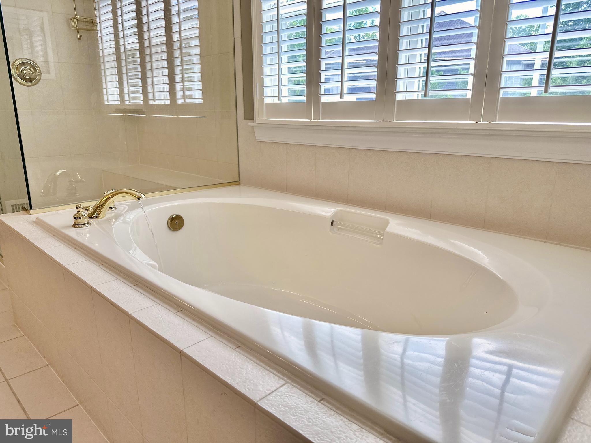 RIVER CREEK - Residential