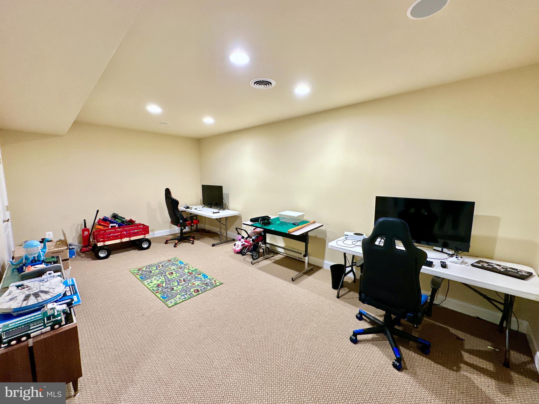 RIVER CREEK - Residential